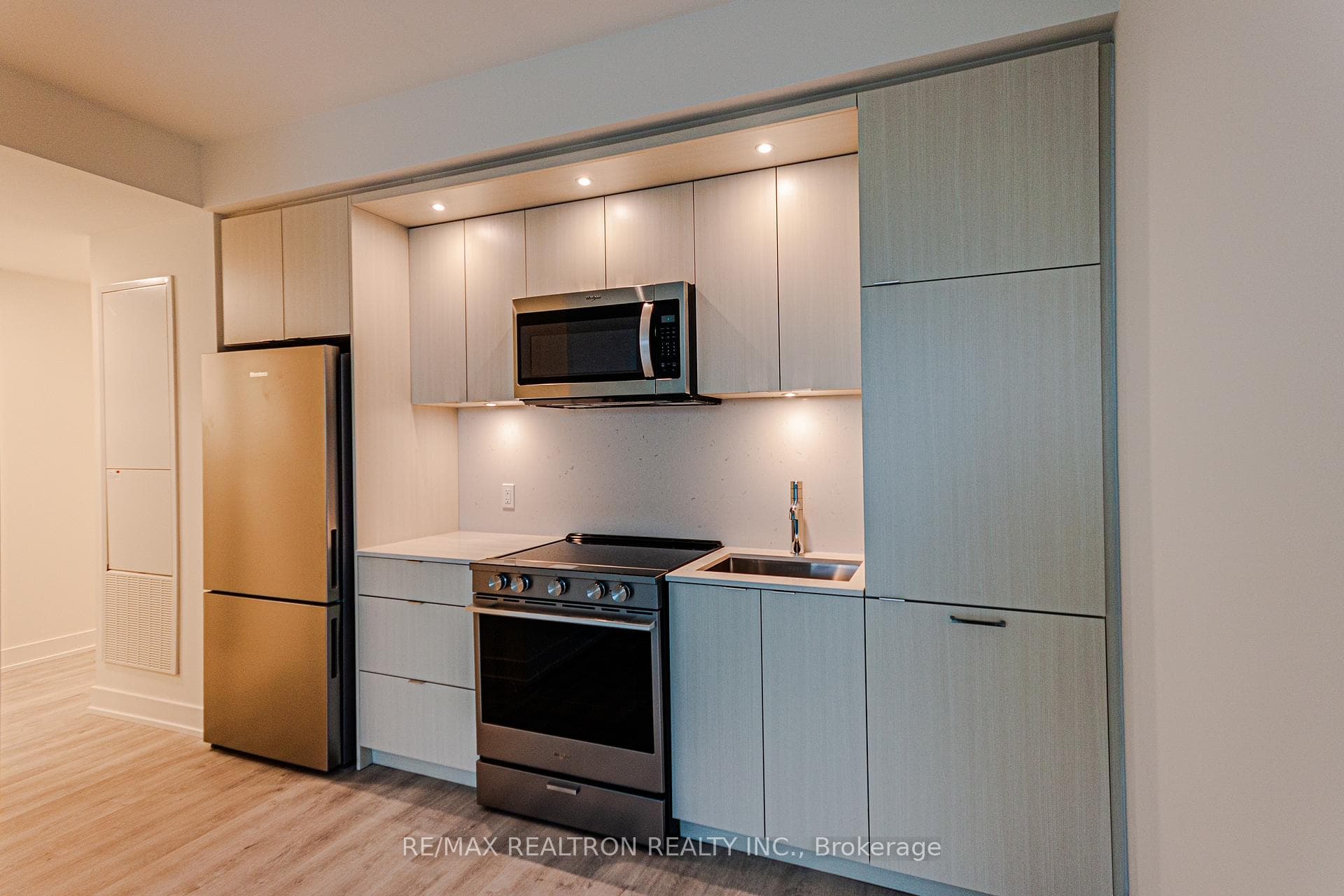 60 Central Park Road Way Unit 1306 photo 11