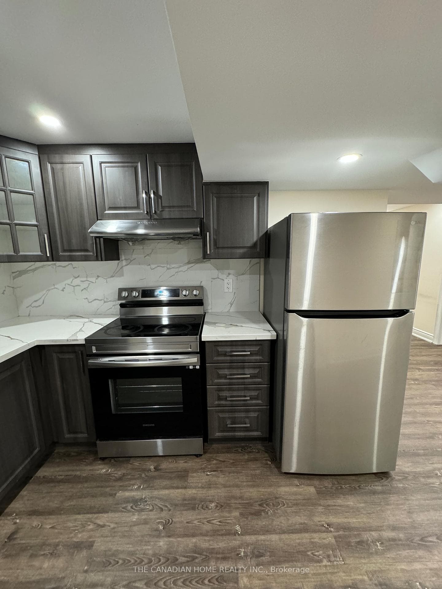 44 EARLSBRIDGE Boulevard Unit Bsmnt photo 8