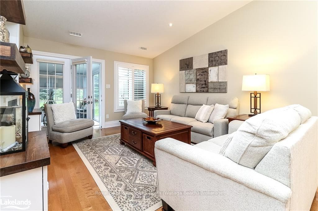 35 CHESTNUT Lane photo 24