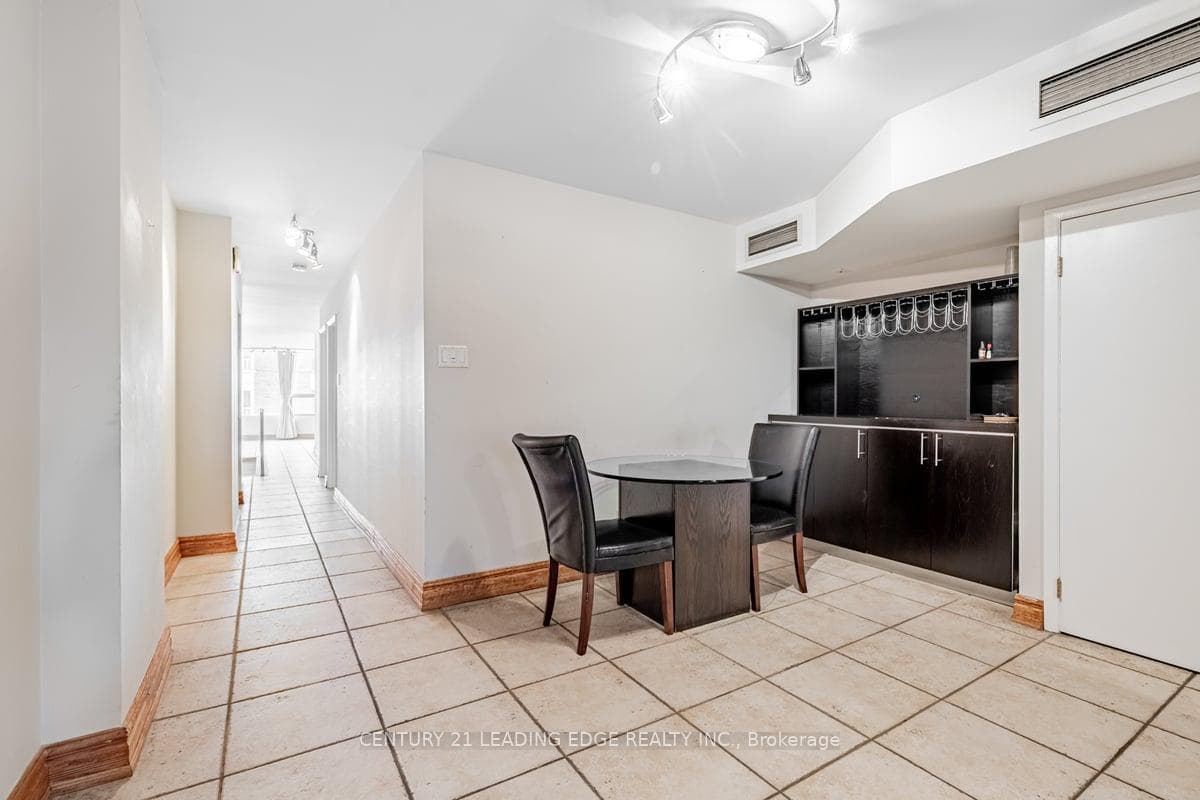 1415 Dundas Street photo 13