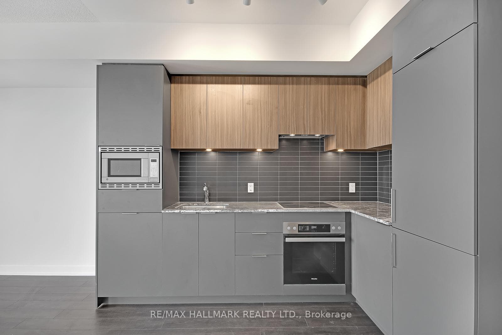 50 O'Neill Road Unit 1803 photo 4