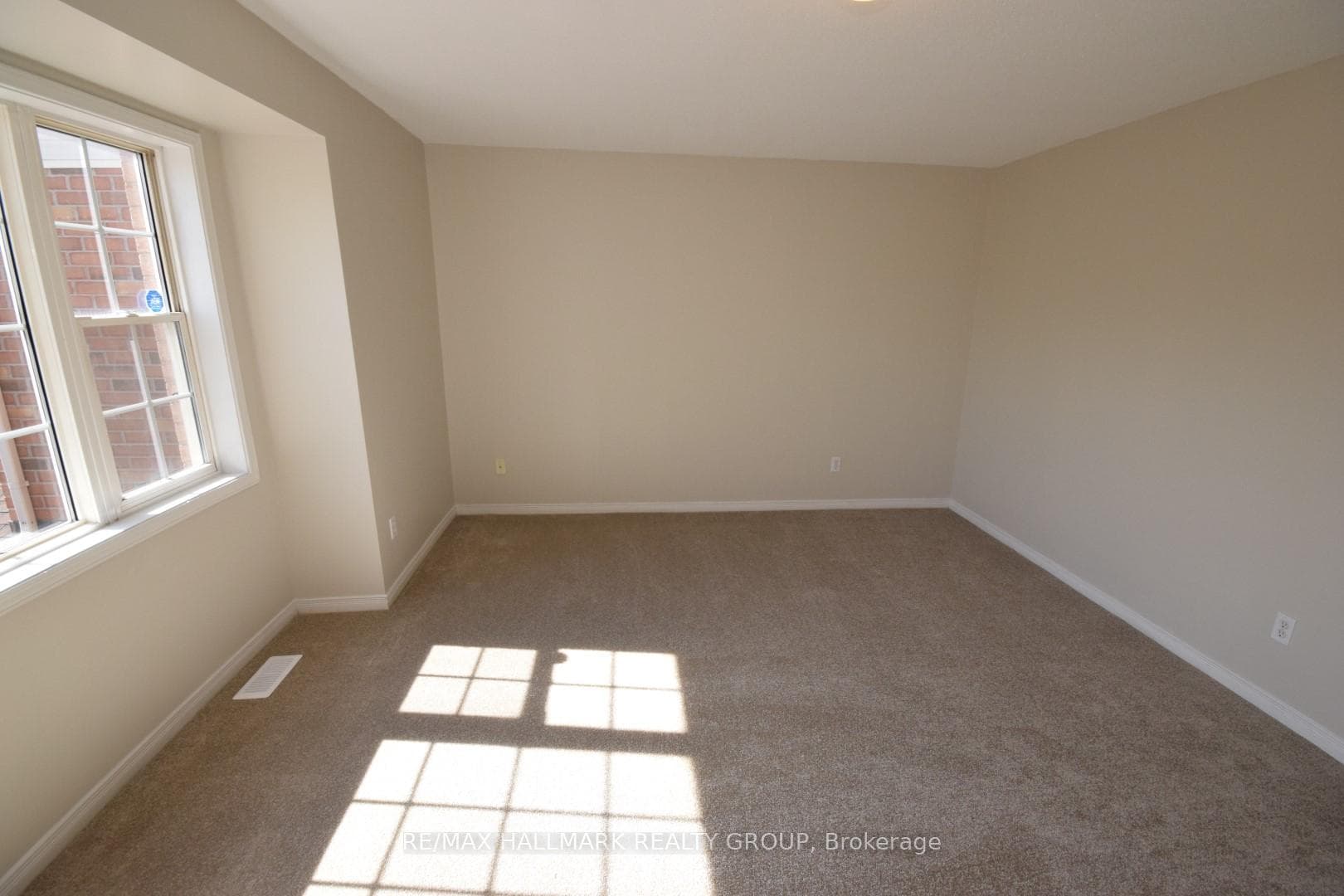 119 Topham Terrace photo 10