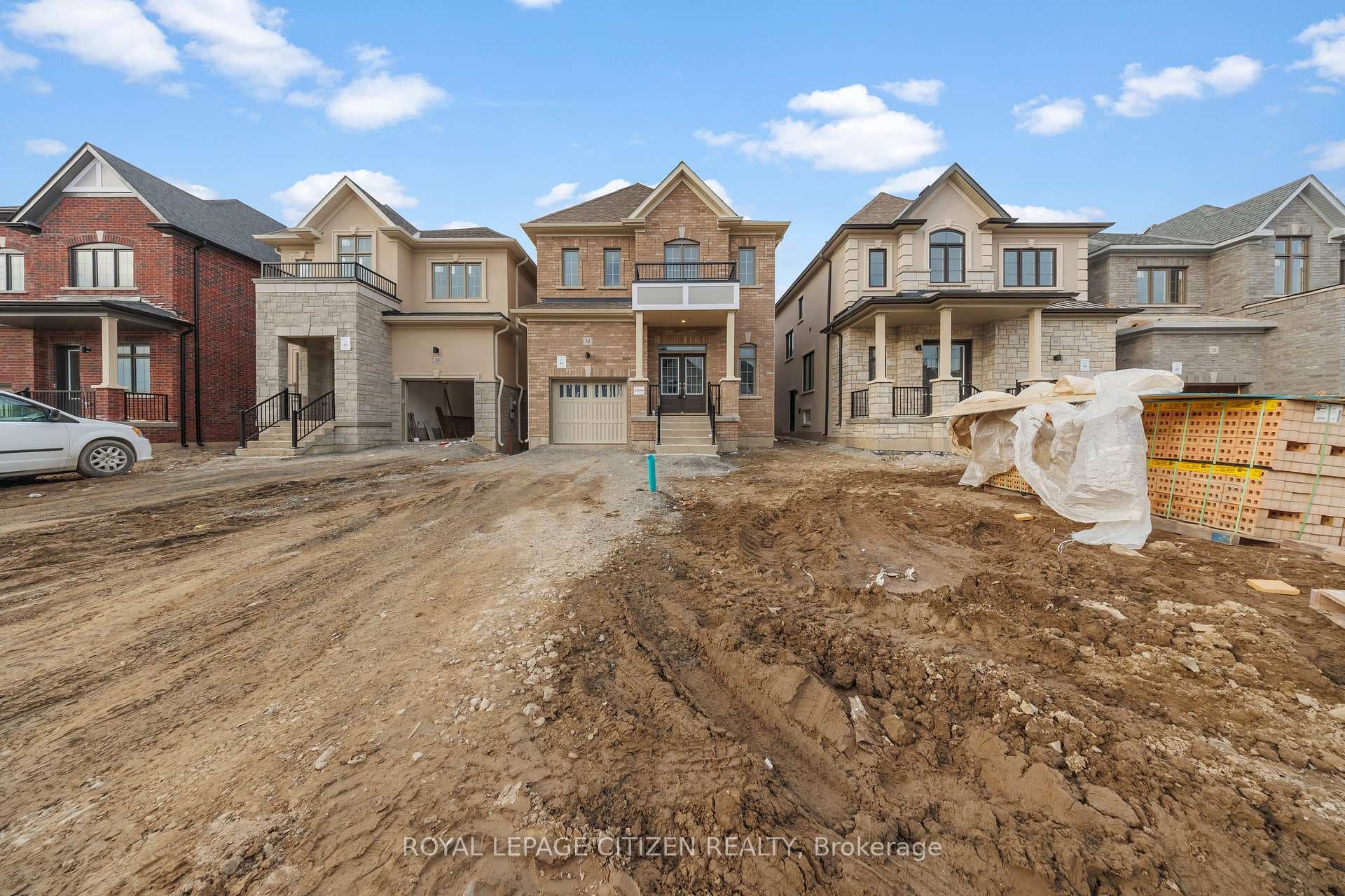 34 Northrop Avenue photo 1
