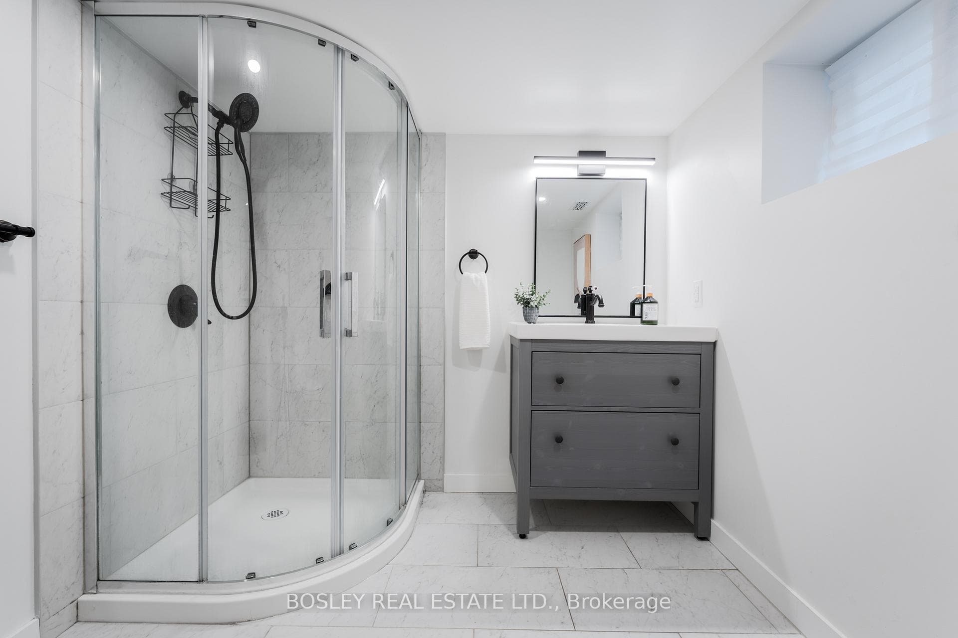 82 Manderley Drive photo 22