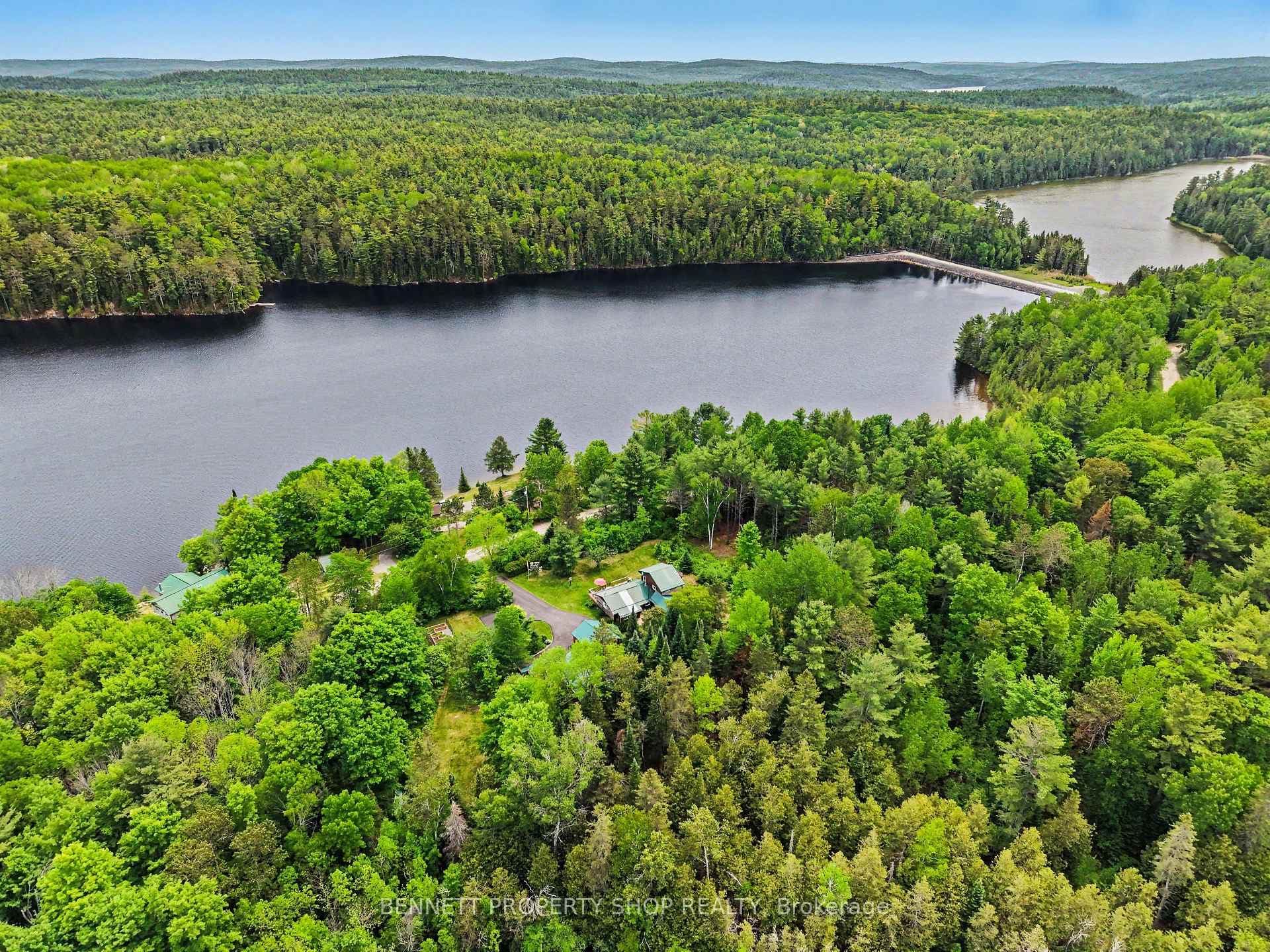 Lake, forest & privacy all in one