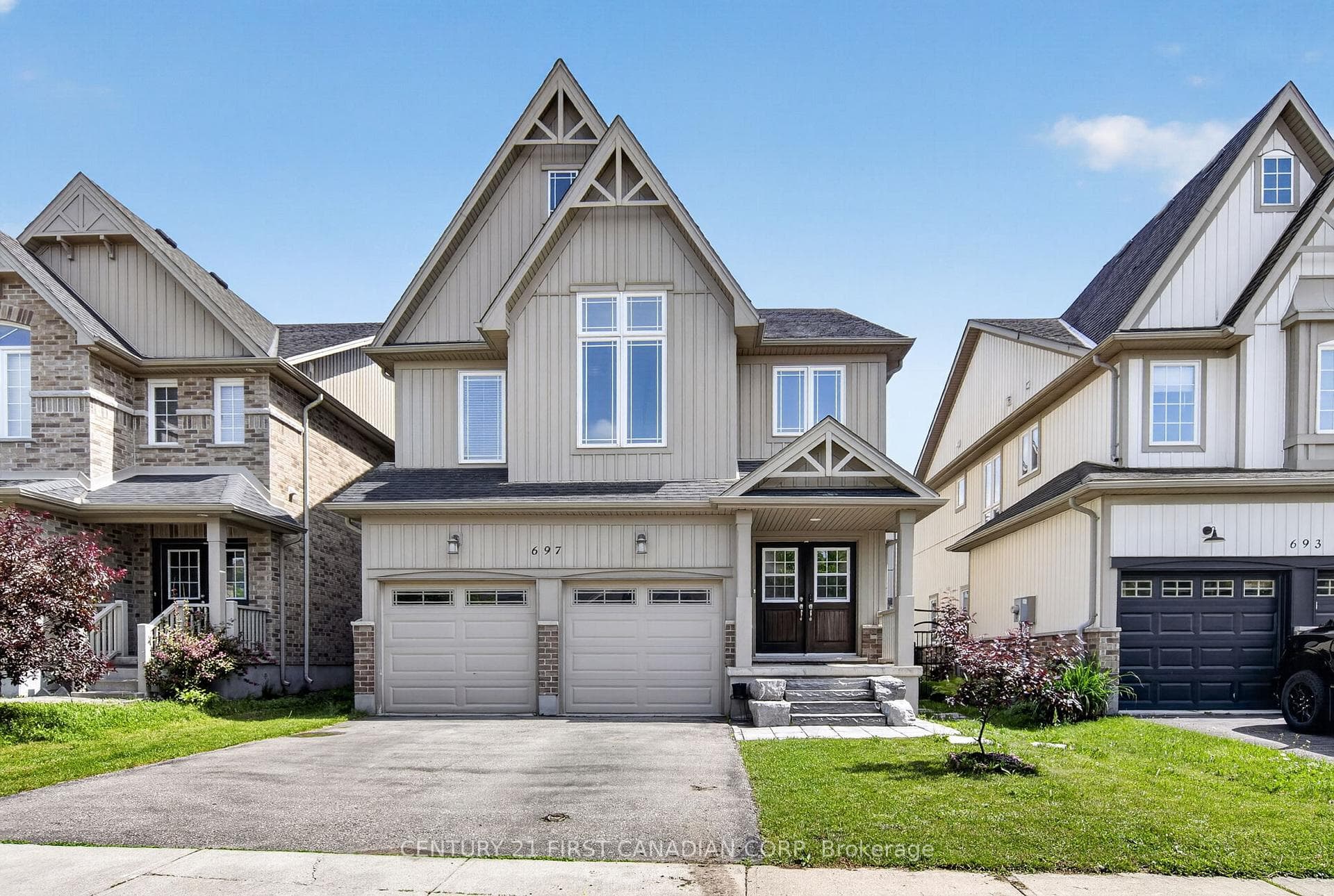697 Killarney Road photo 2