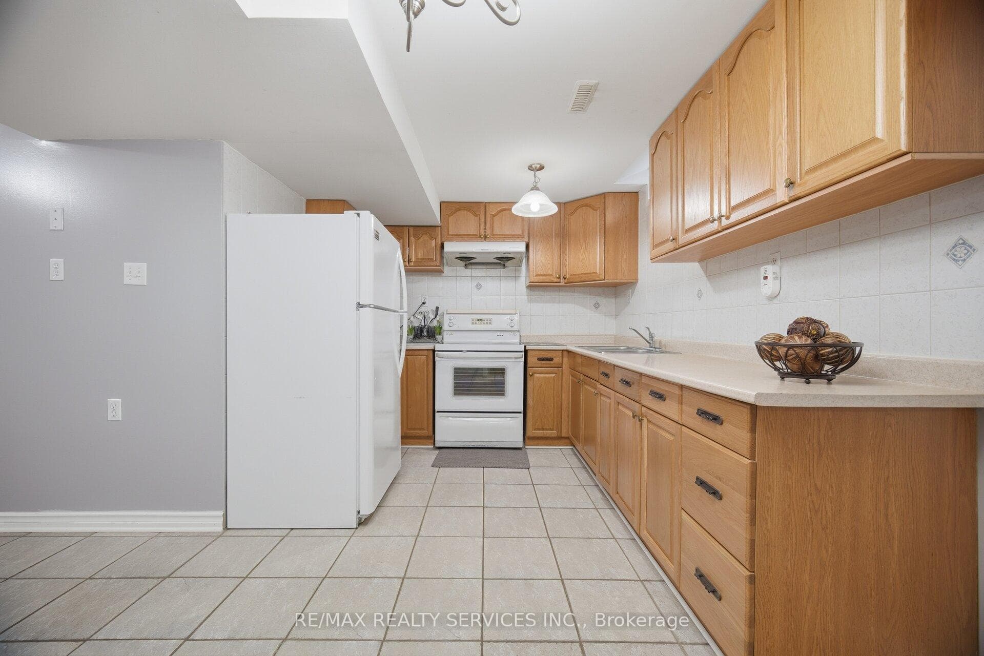 11 Poplar Plains Road photo 40