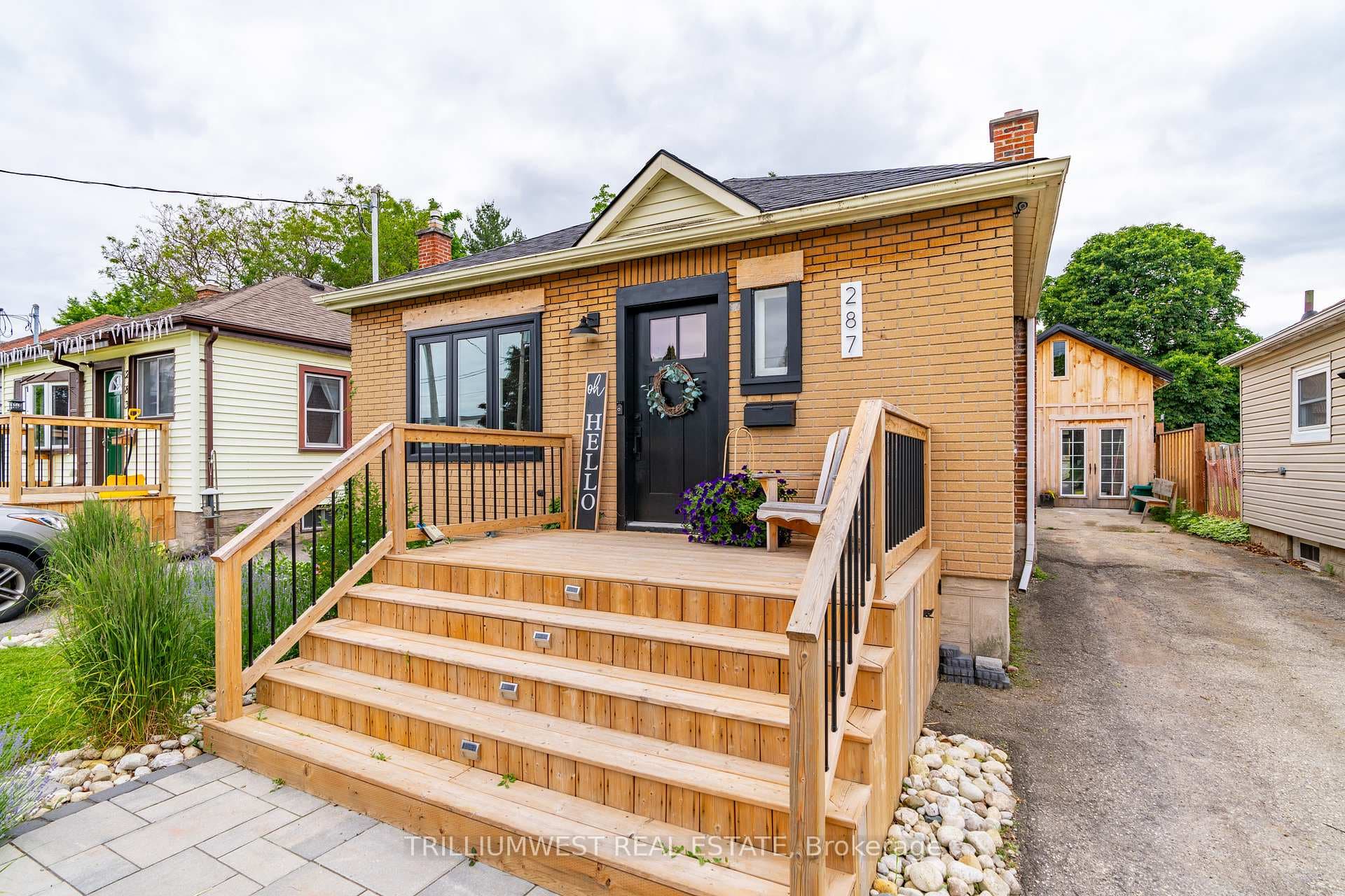 287 Maple Avenue photo 9