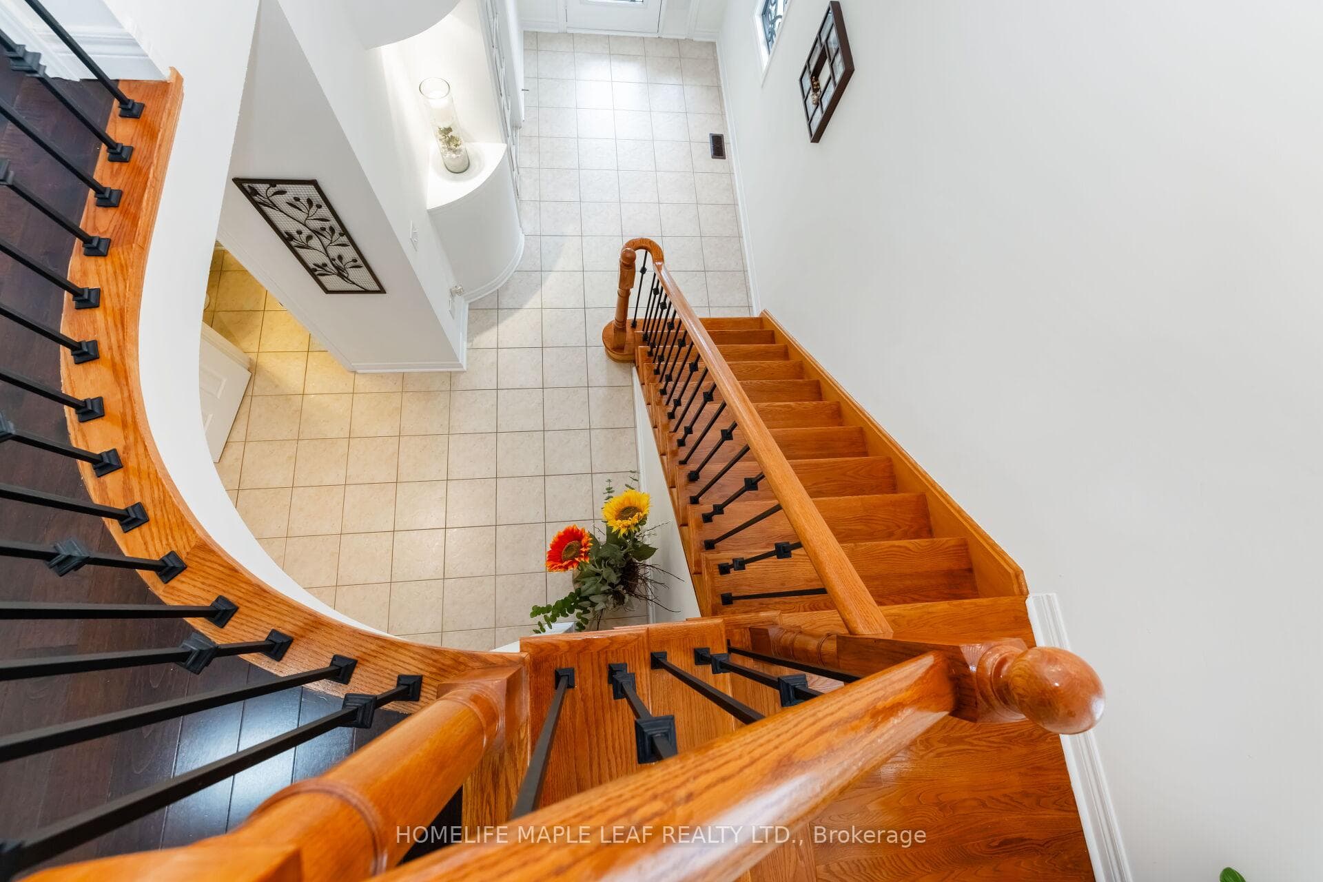 62 Fallstar Crescent photo 26
