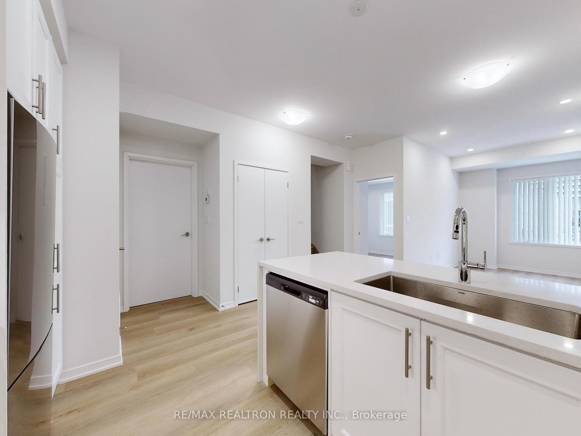 100 Honeycrisp Crescent Unit TH356 photo 16