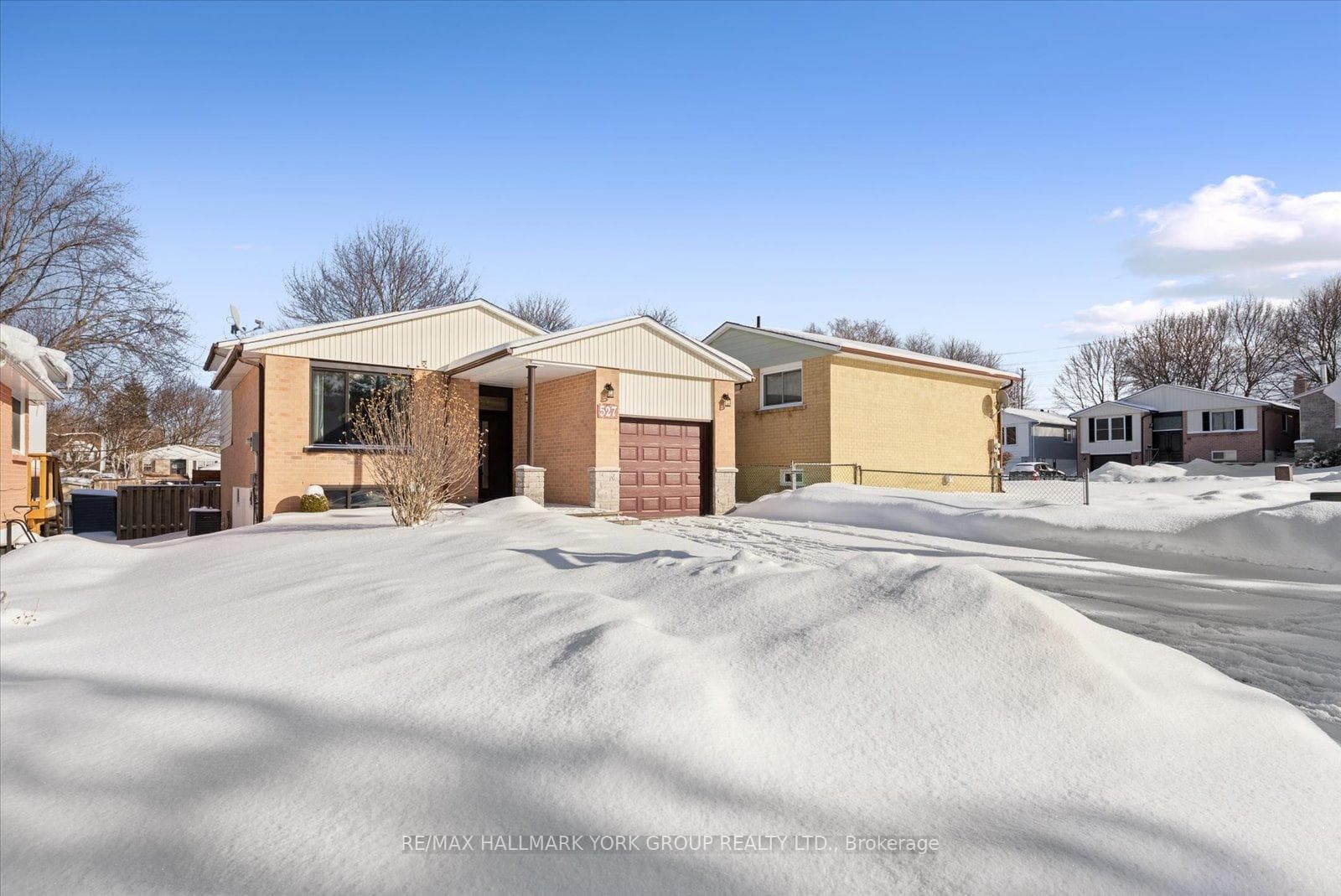 527 Cody Crescent photo 5