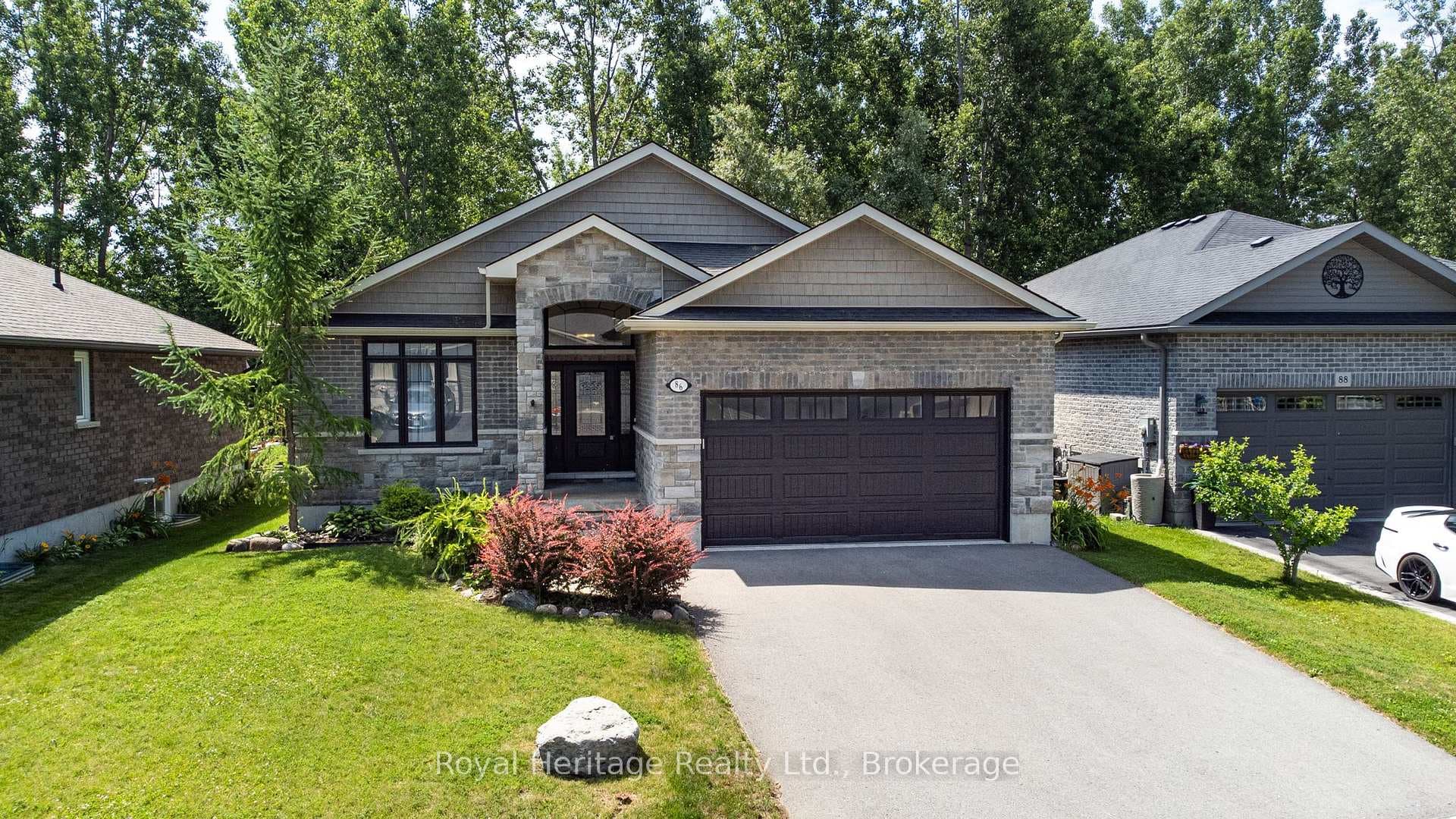 86 Royal Gala Drive photo 1