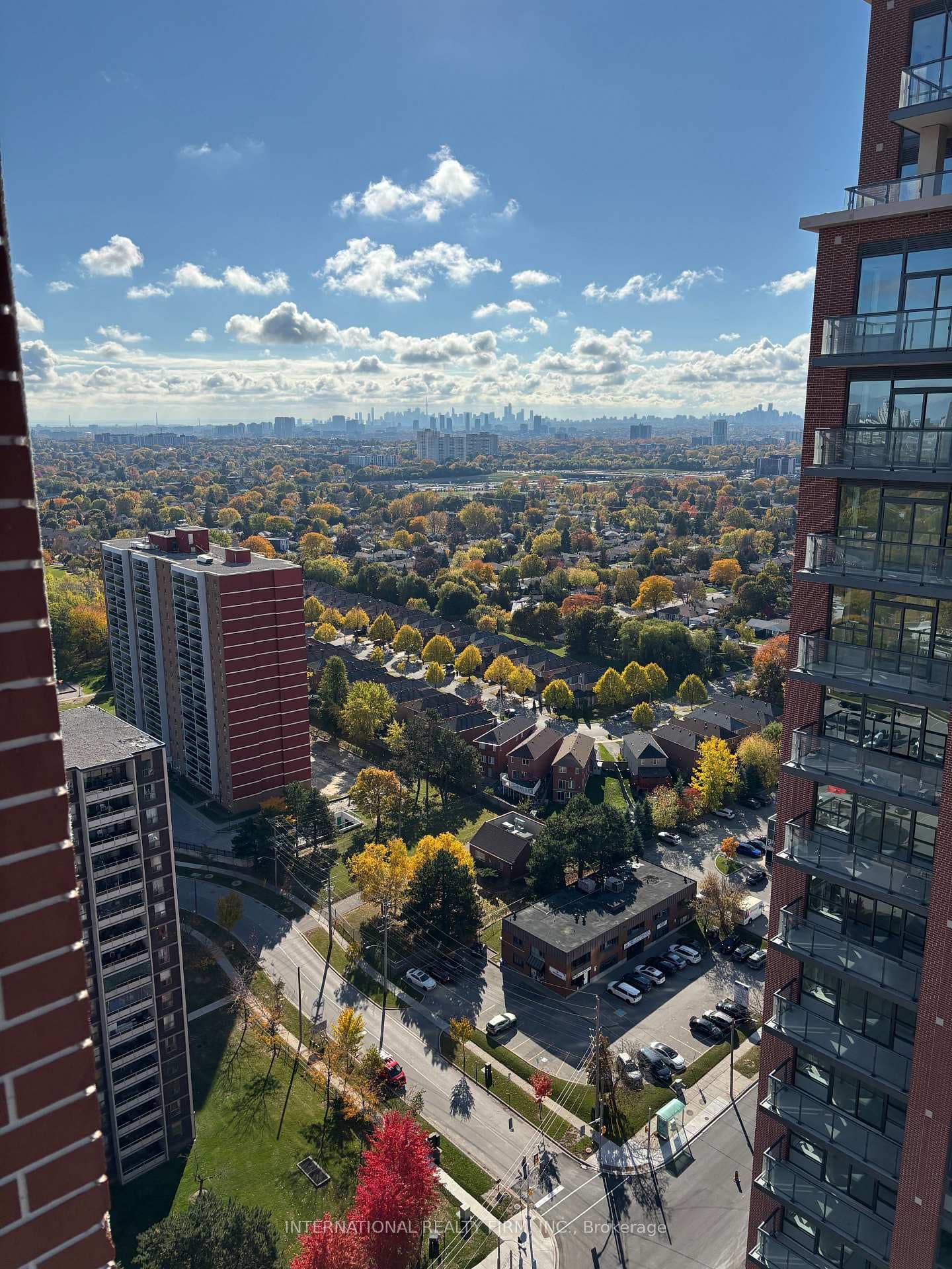 CN Tower and DT Toronto view