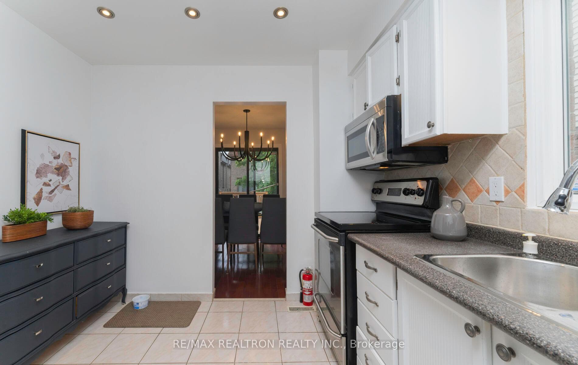 134 Hetherington Crescent photo 12
