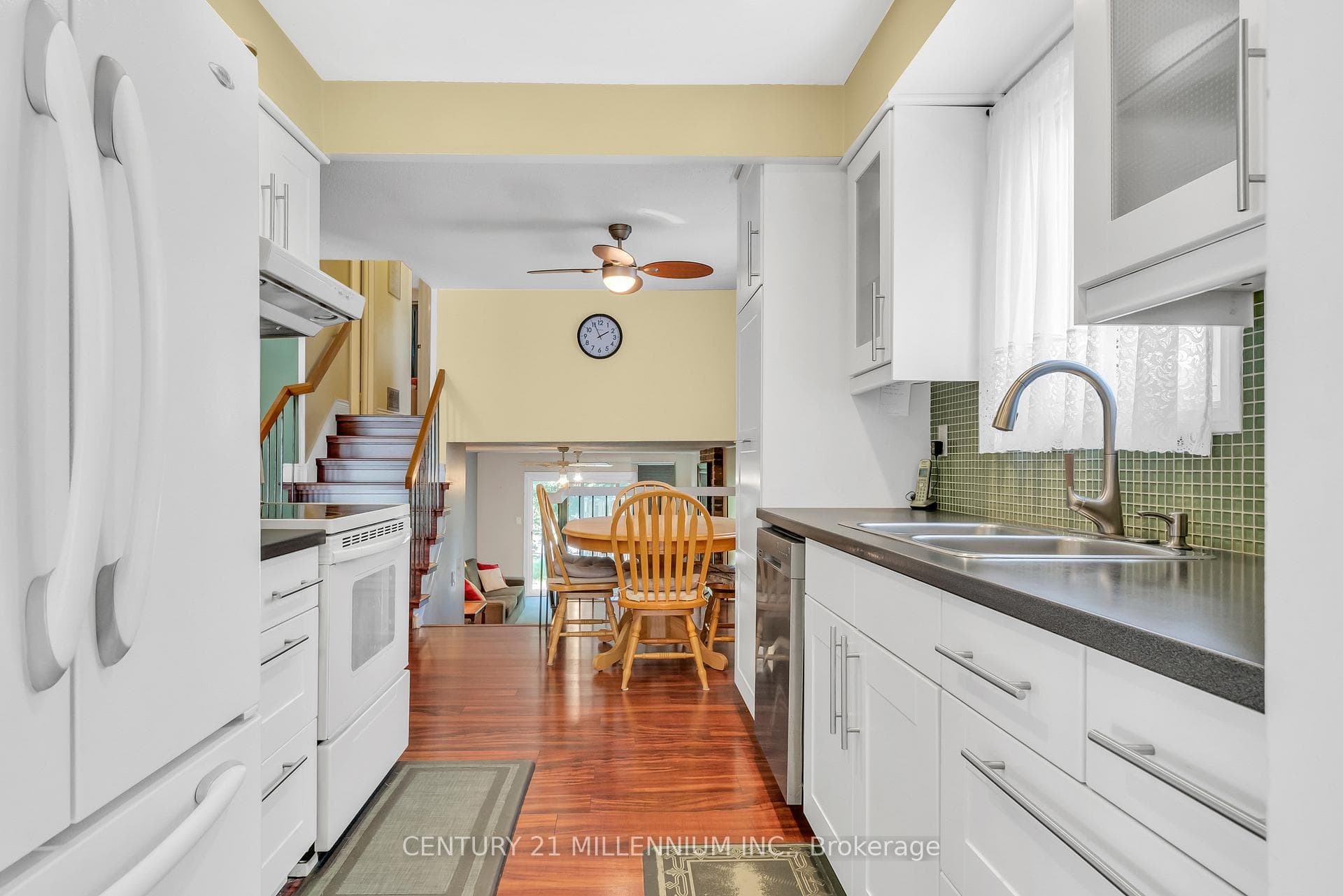 13 Lady Stewart Boulevard photo 22