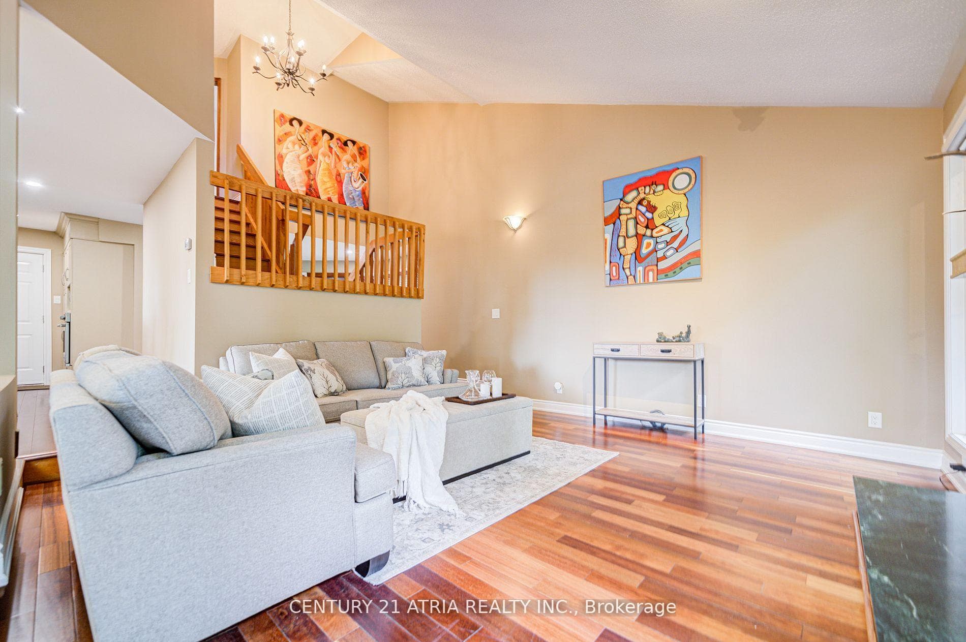 2671 Thickson Road photo 12