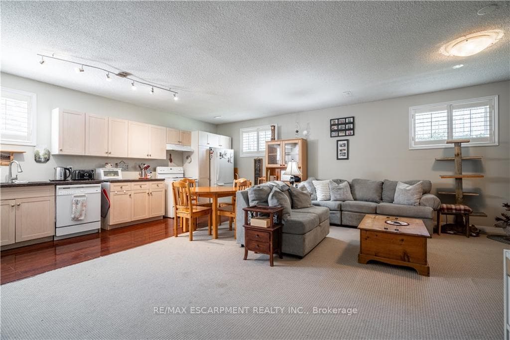 3 Novoco Drive photo 18