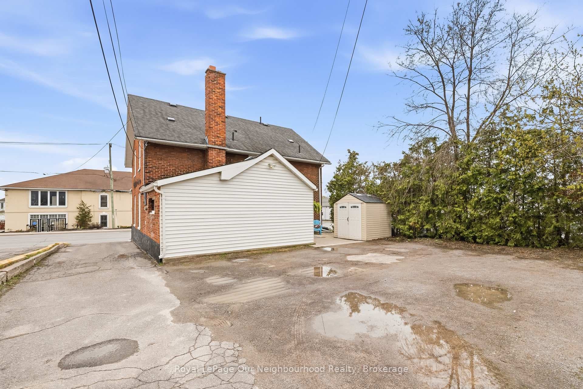162 Dundas Street photo 35