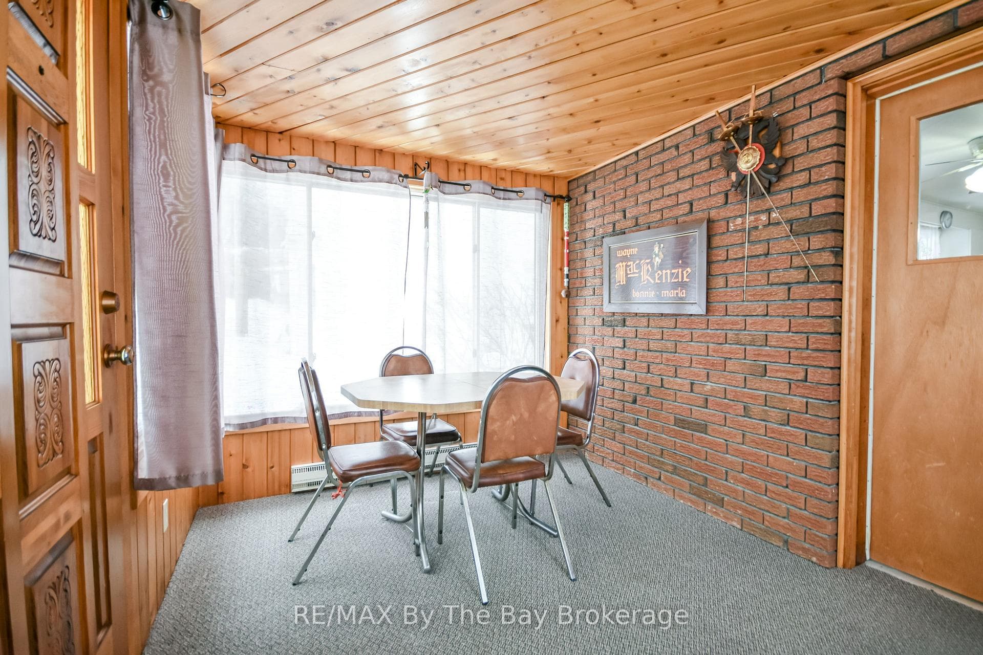 464 William Street photo 12