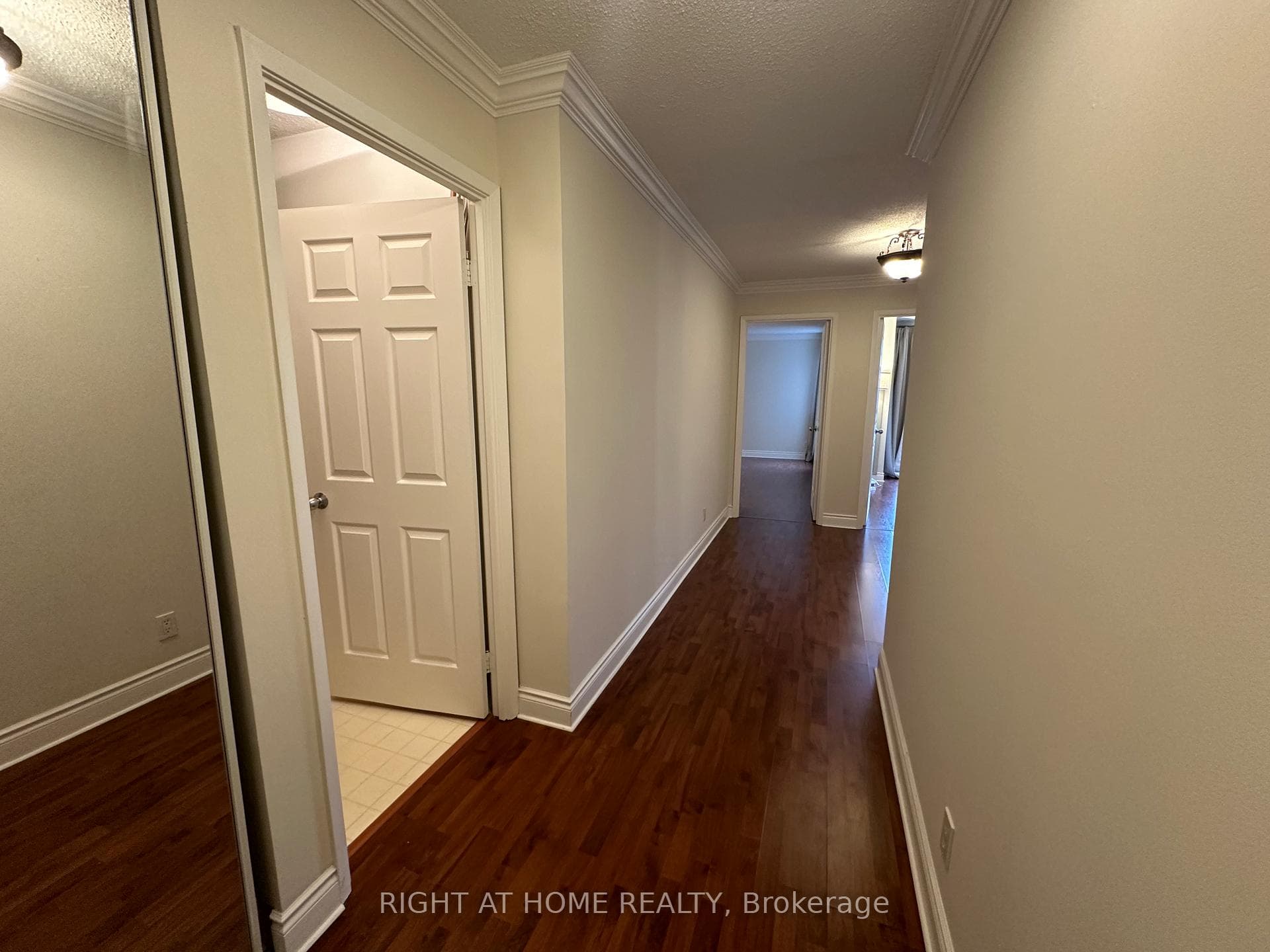 298 JARVIS Street Unit 407 photo 3