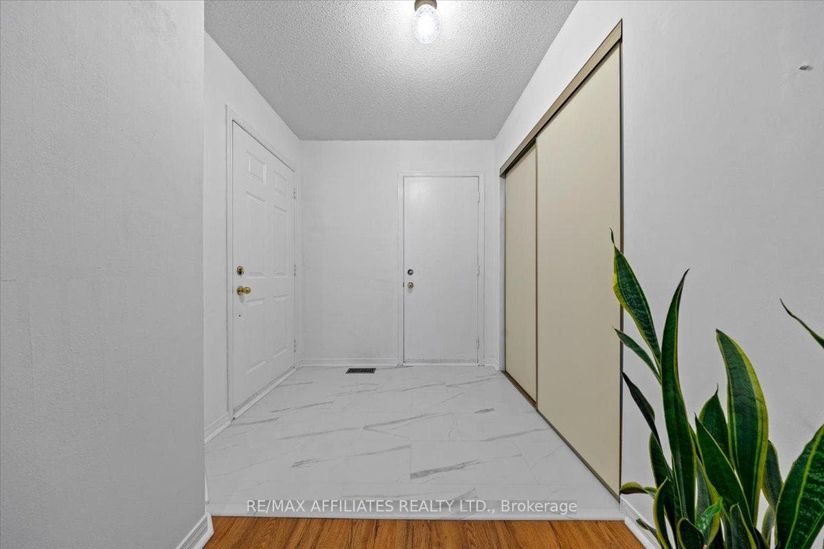 51 Newport Crescent photo 9