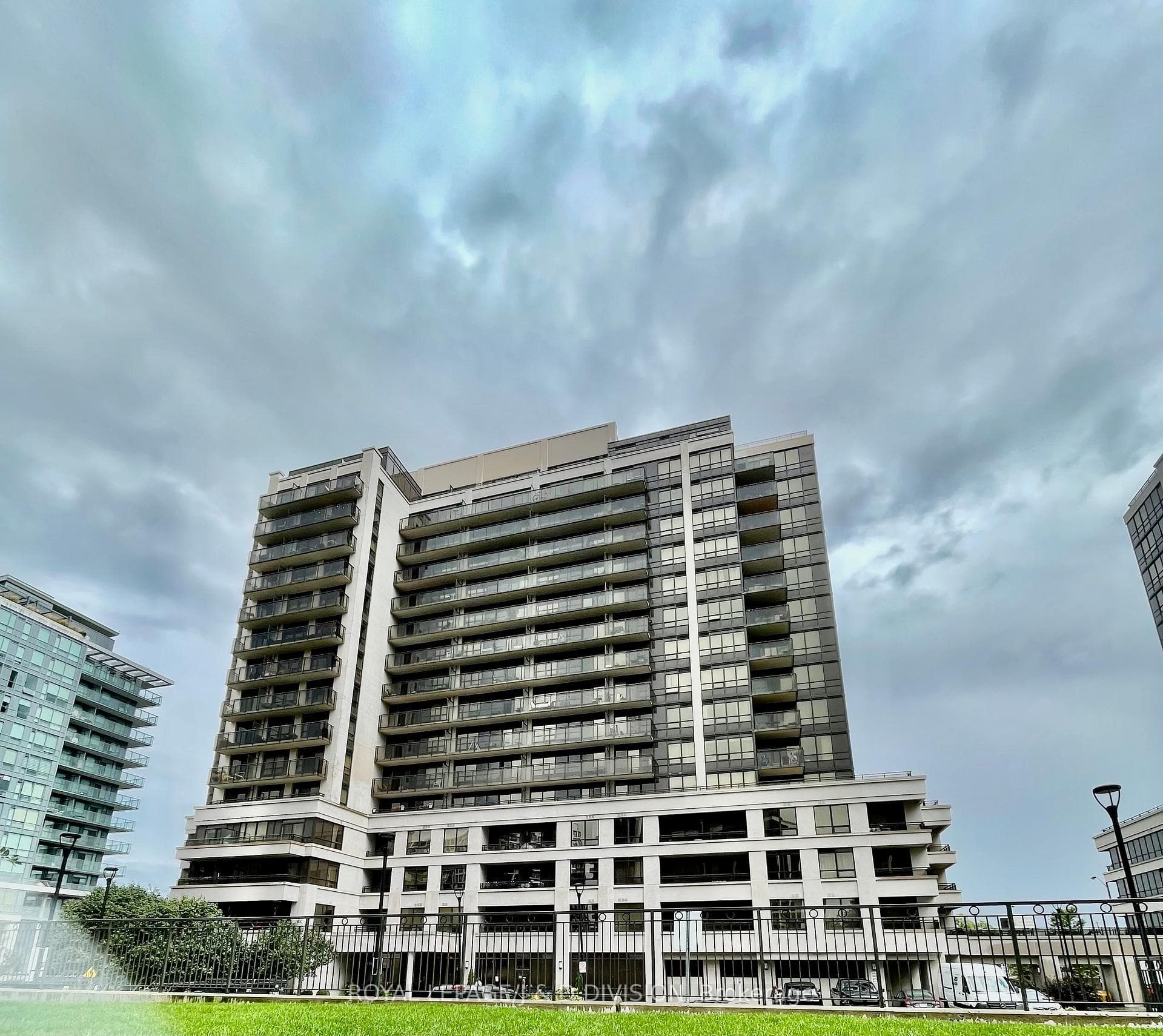 1 De Boers Drive Unit 1616 photo 1
