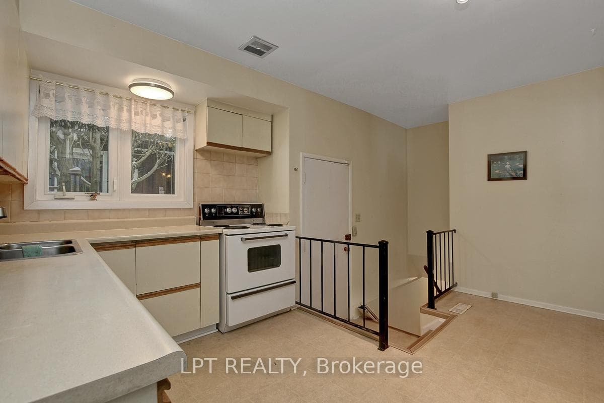 1771 Mcmaster Avenue photo 14