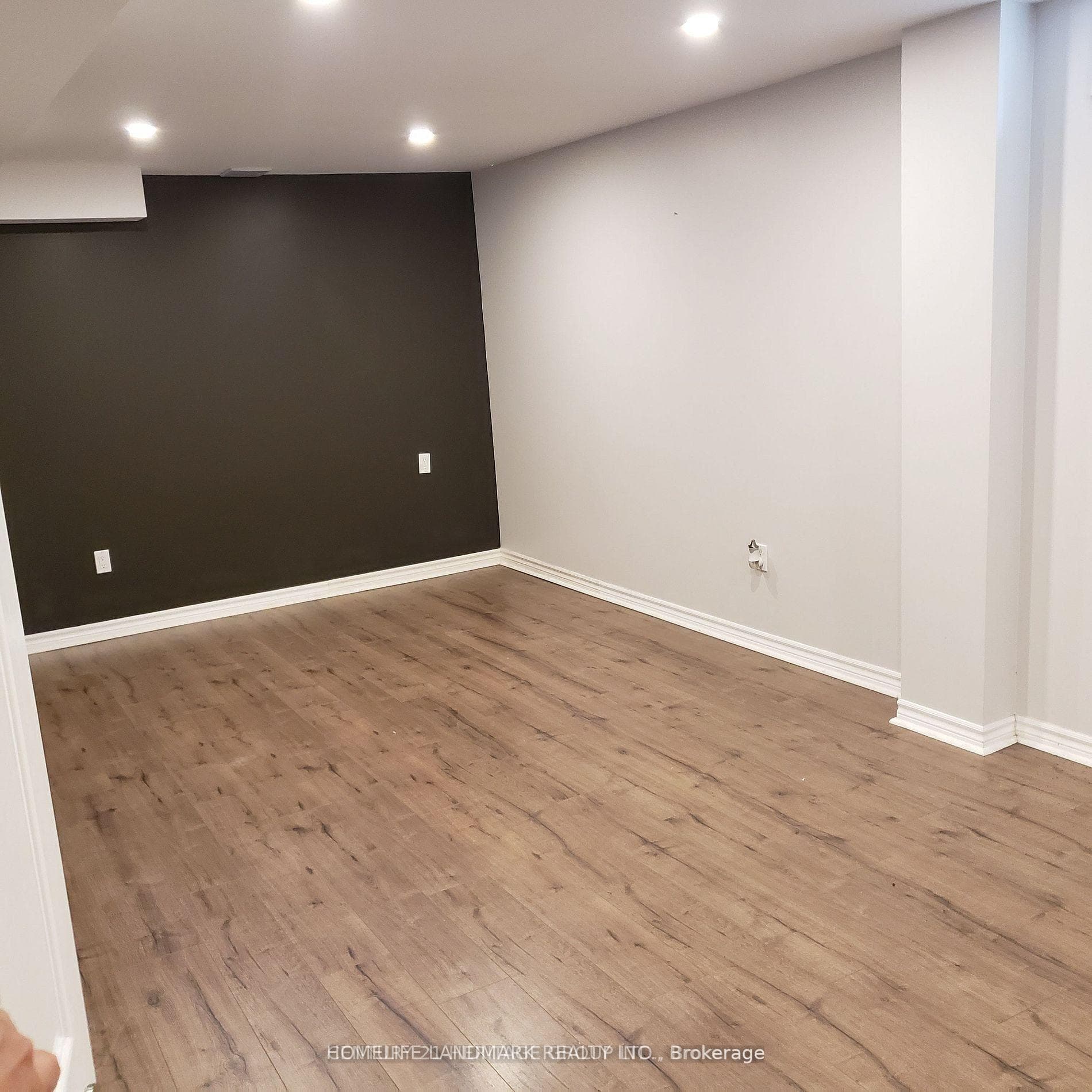 131 Ferndale Drive photo 4