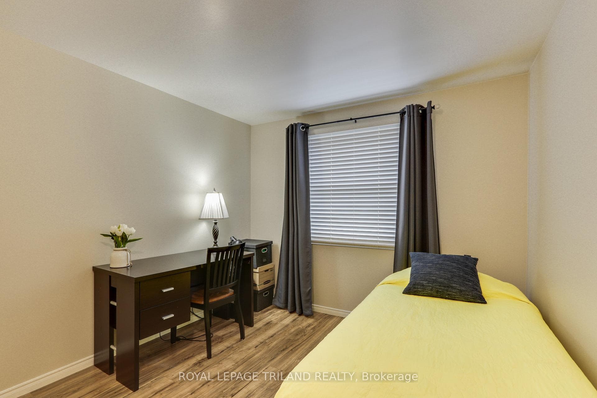 115 Acorn Crescent photo 18