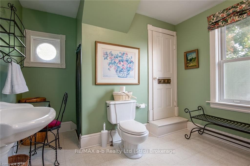 19 TROW Avenue photo 39