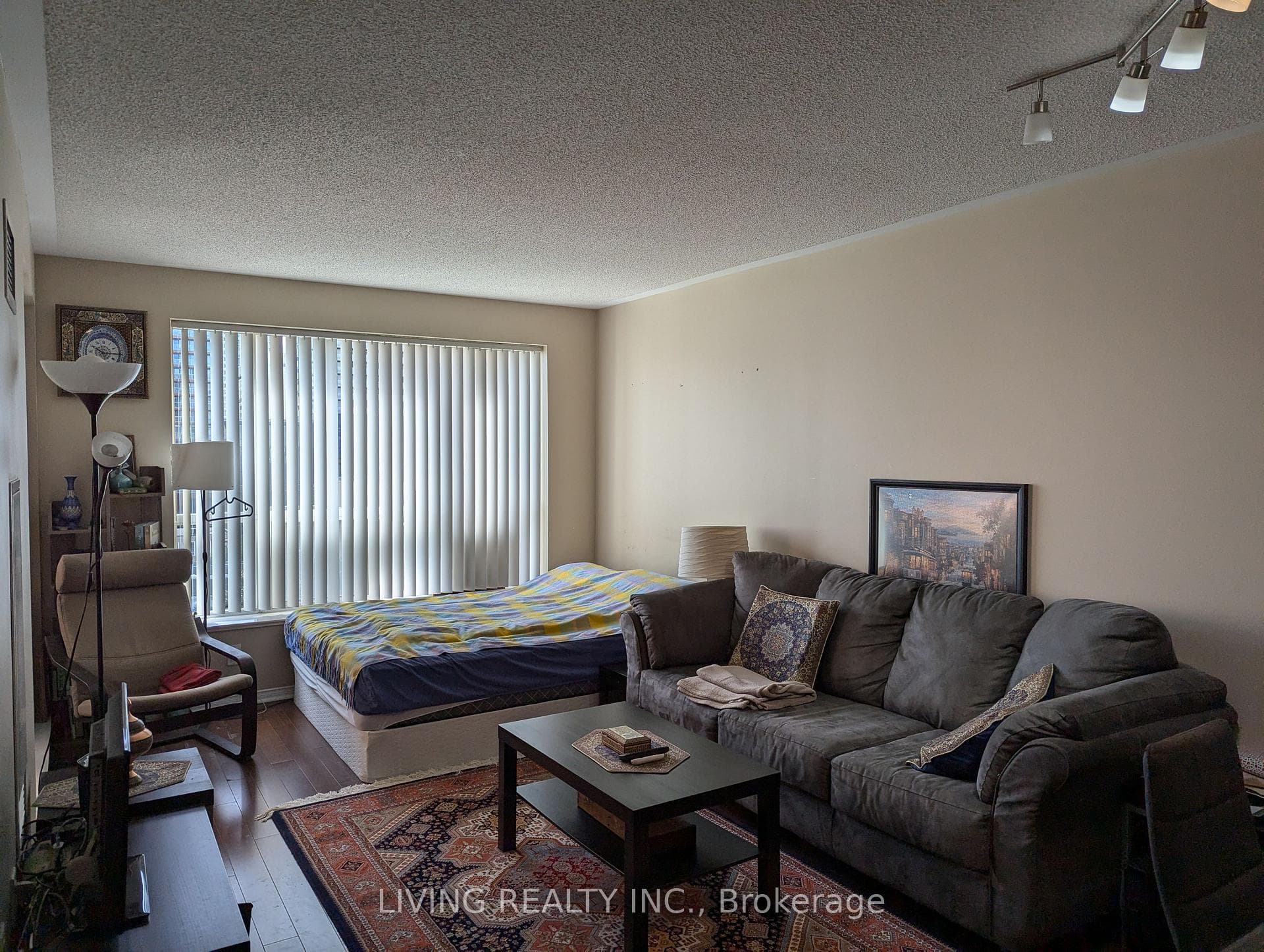 889 Bay Street Unit 802 photo 15