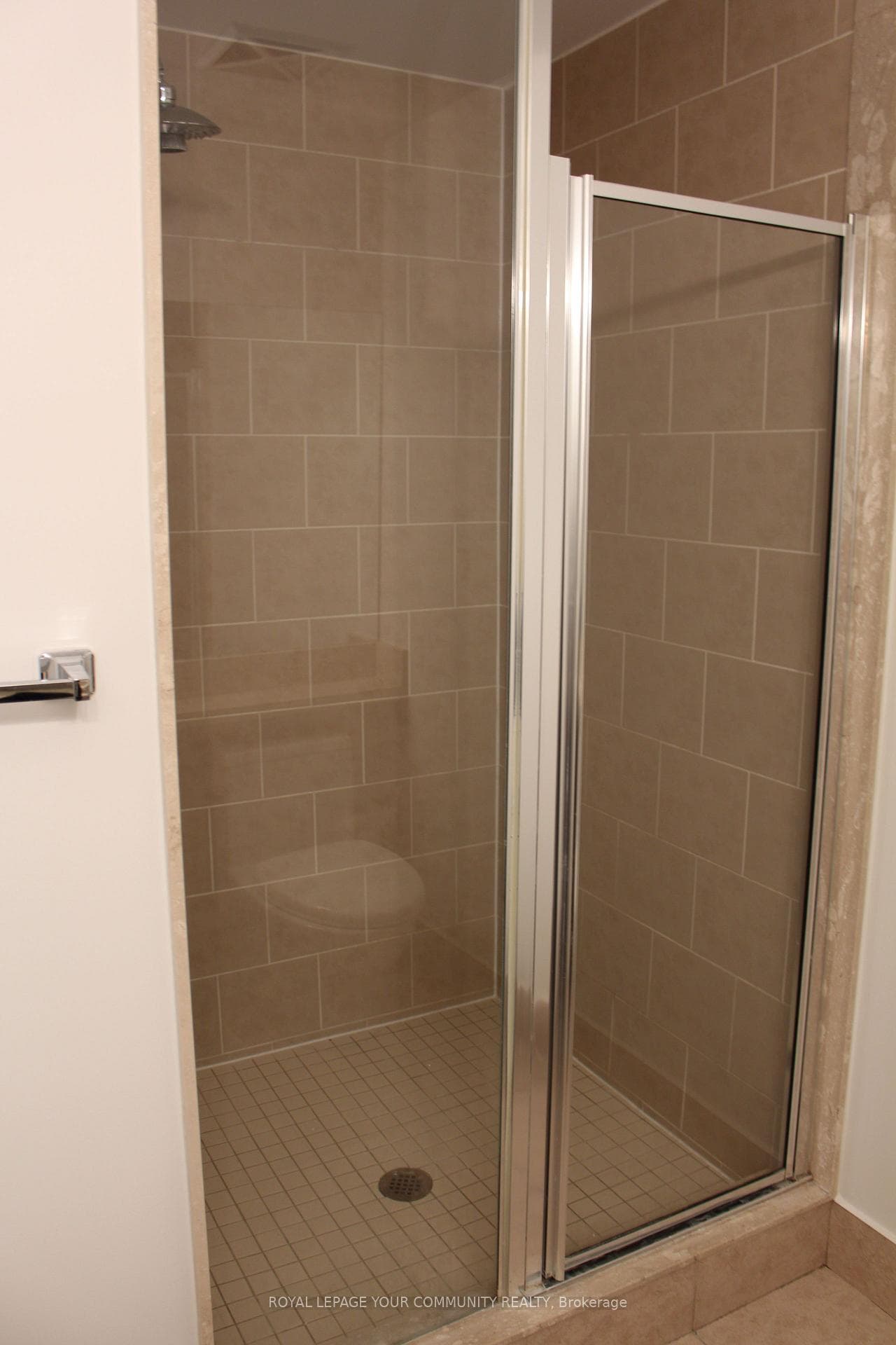 57 Upper Duke Crescent Unit 304 photo 11