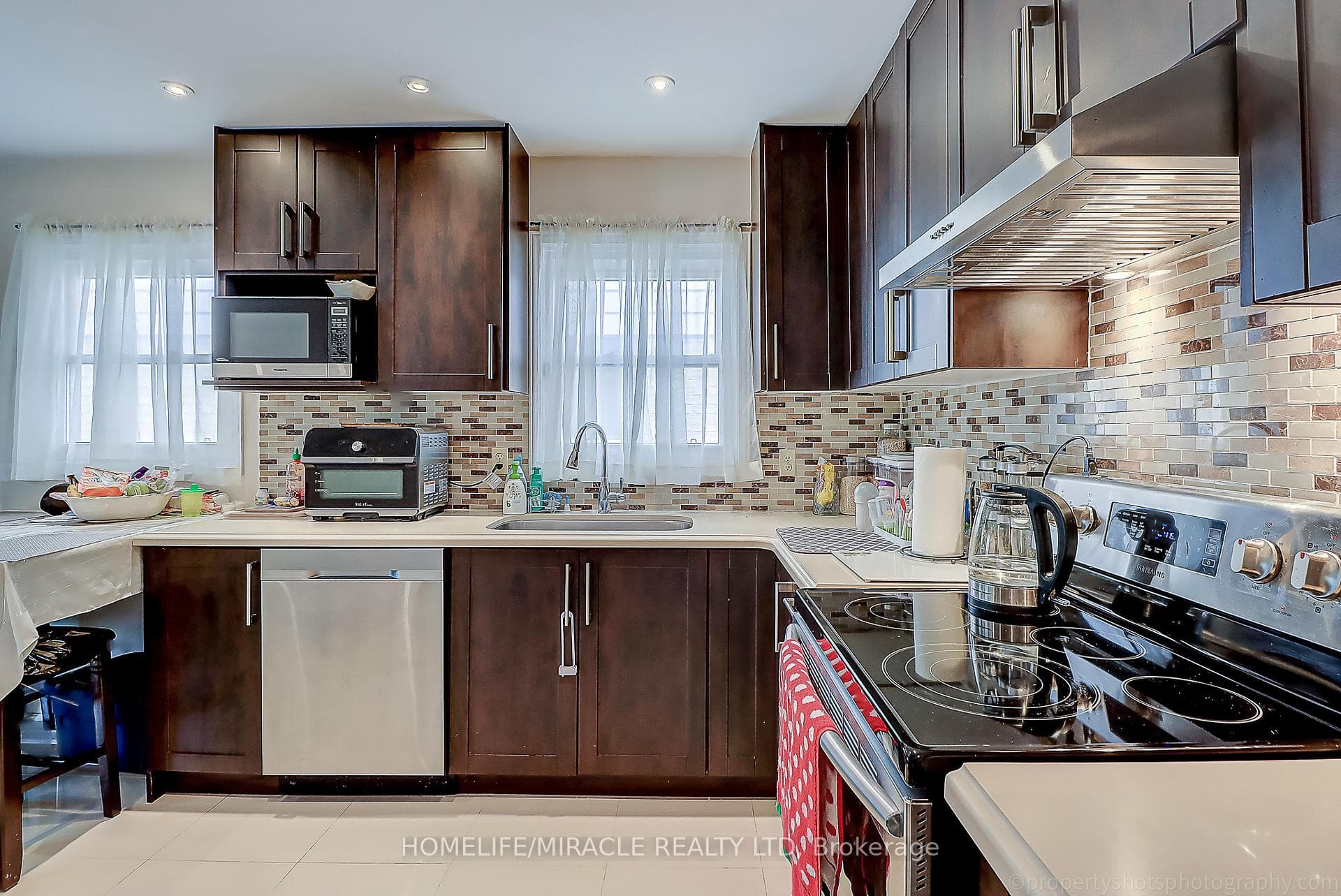 114 Martindale Crescent photo 5