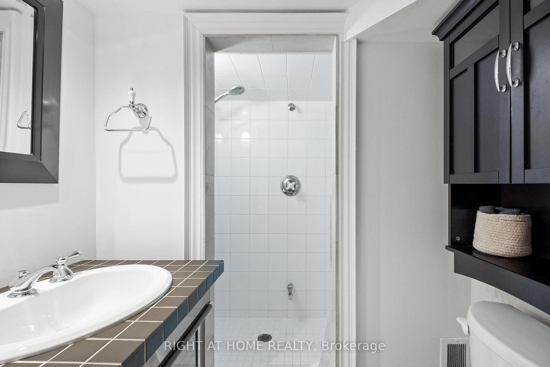 153 Cranbrooke Avenue photo 31