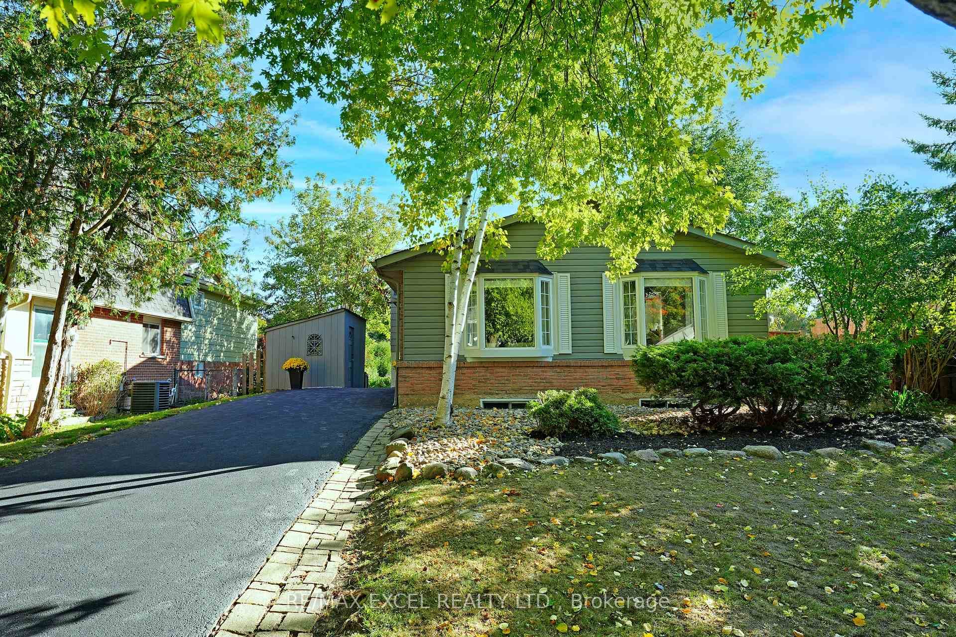 21 Sir Kay Drive photo 3