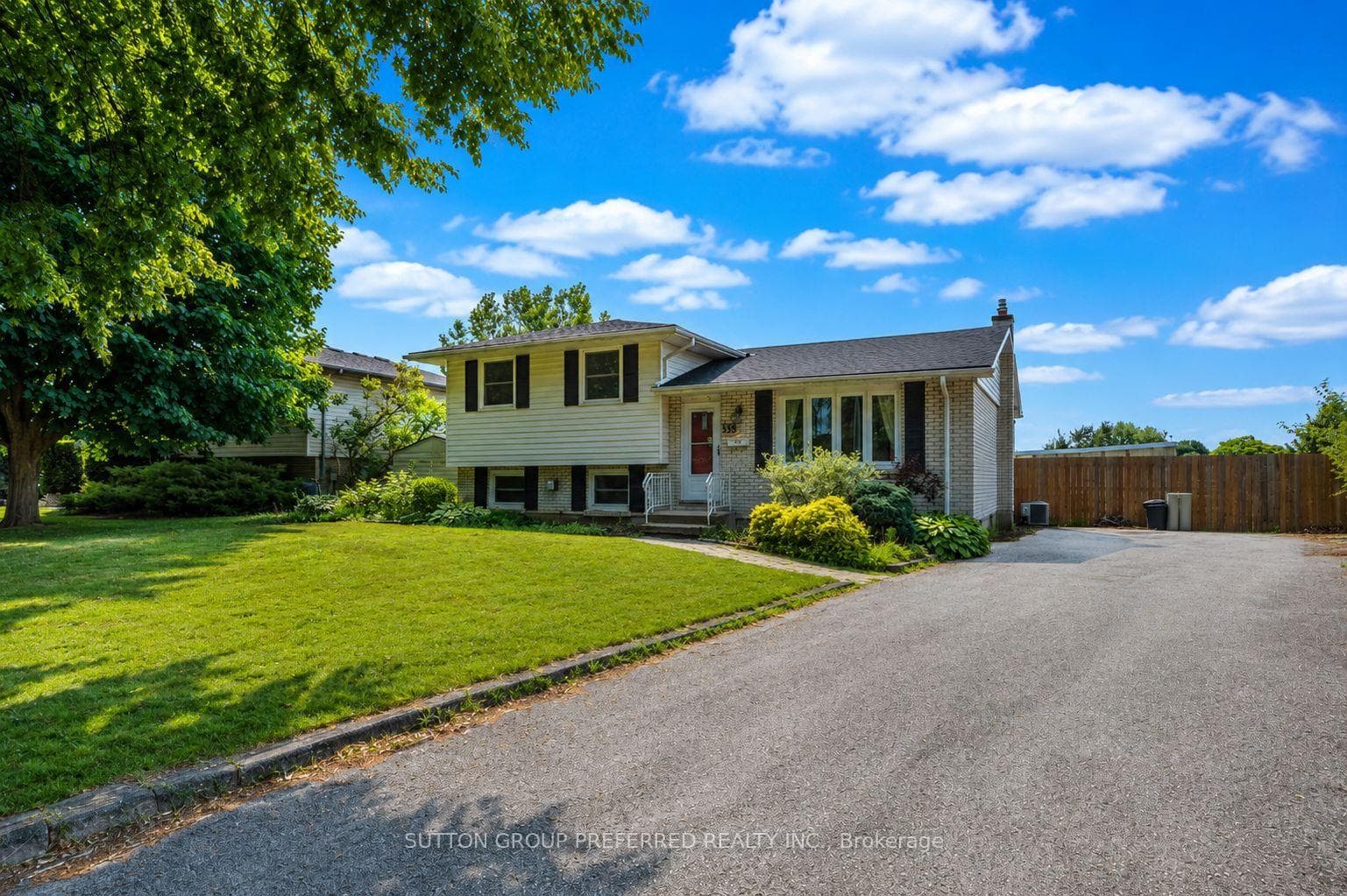 136 Mendip Crescent photo 2