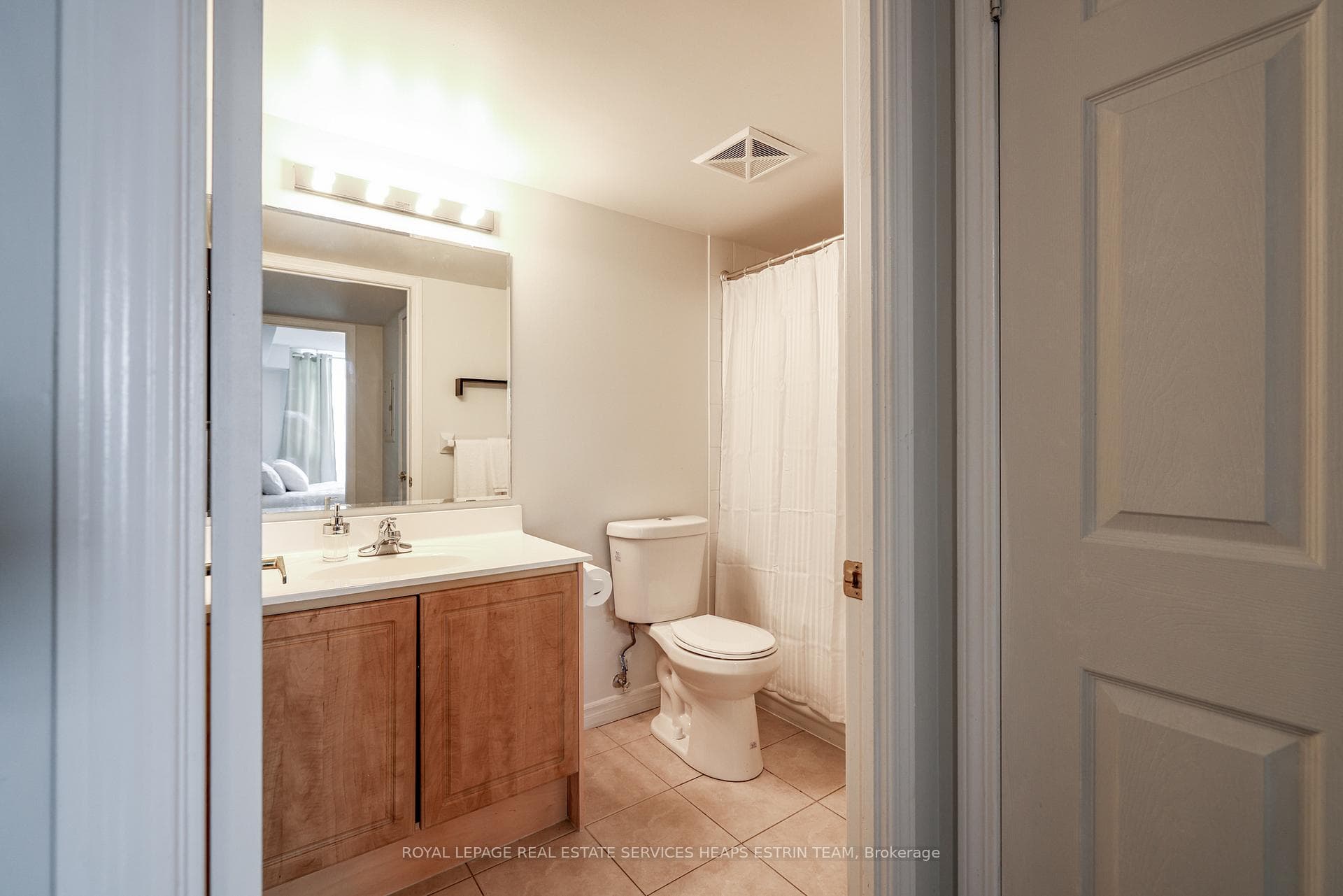 18 Kenaston Gardens Unit 801 photo 7