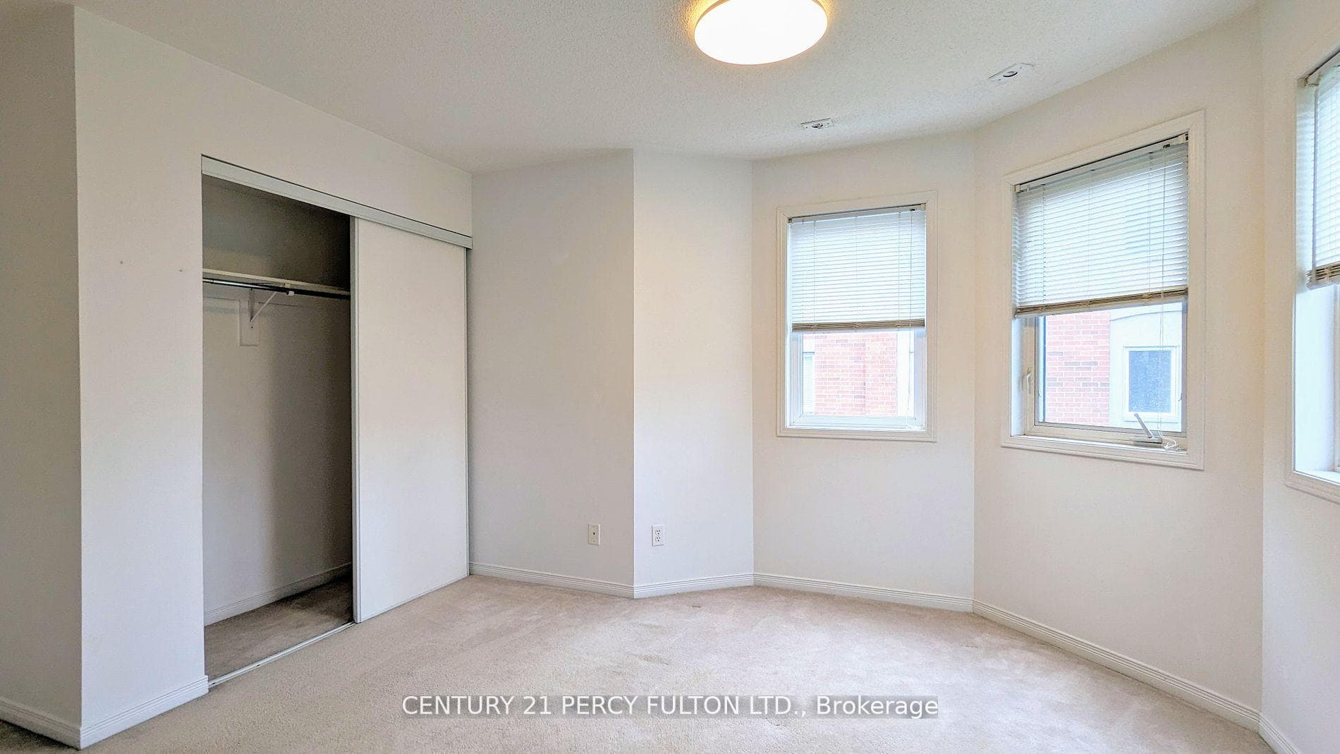 19 Rosebank Drive Unit 907 photo 12