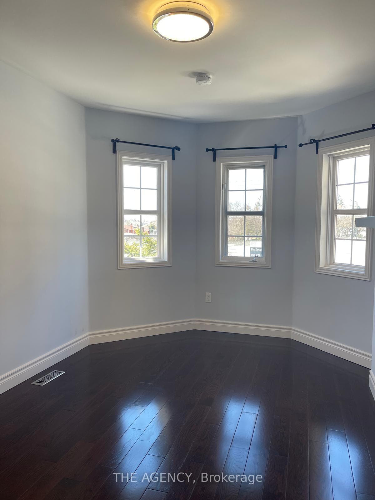 9031 Yonge Street photo 18