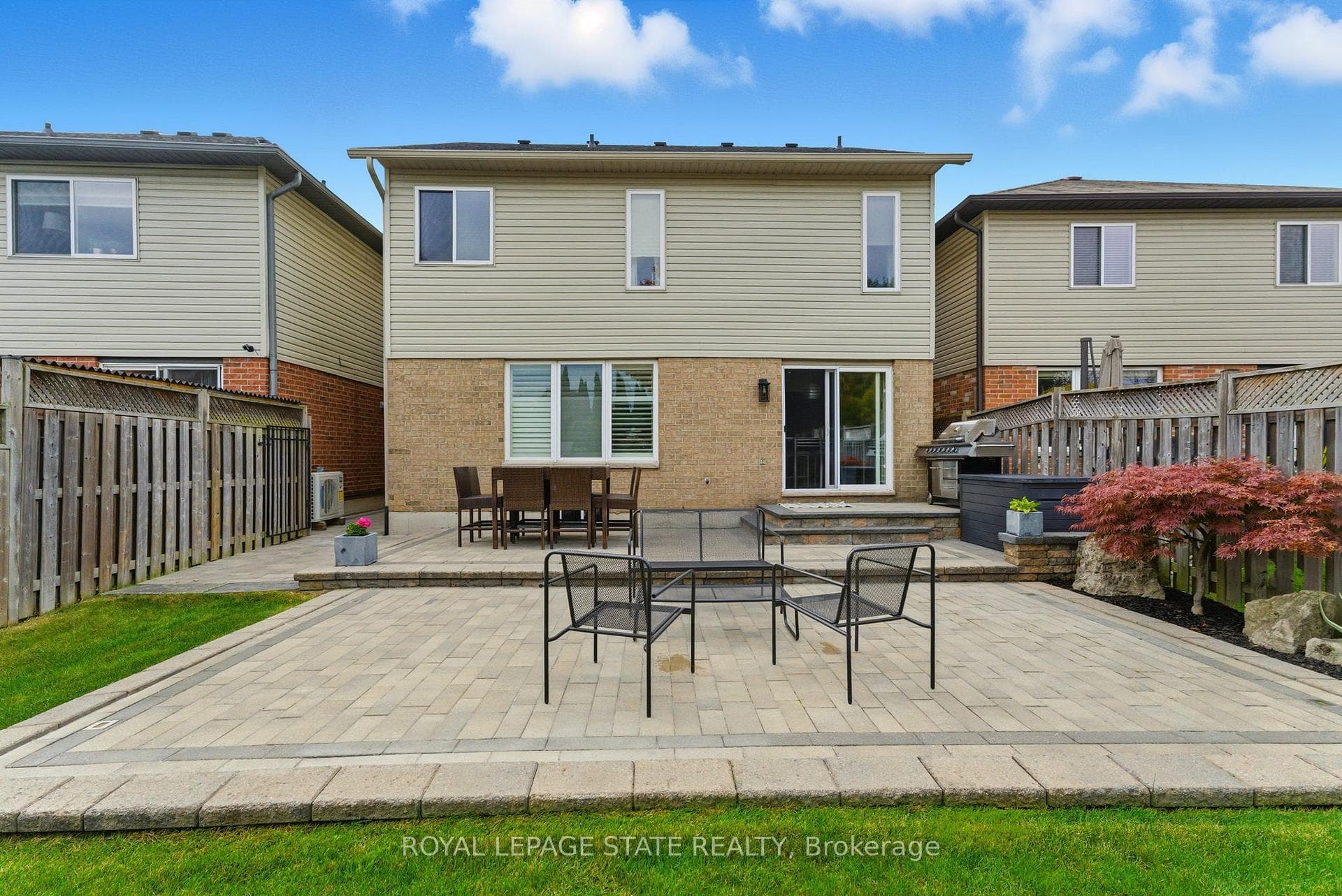 198 Springvalley Crescent photo 35