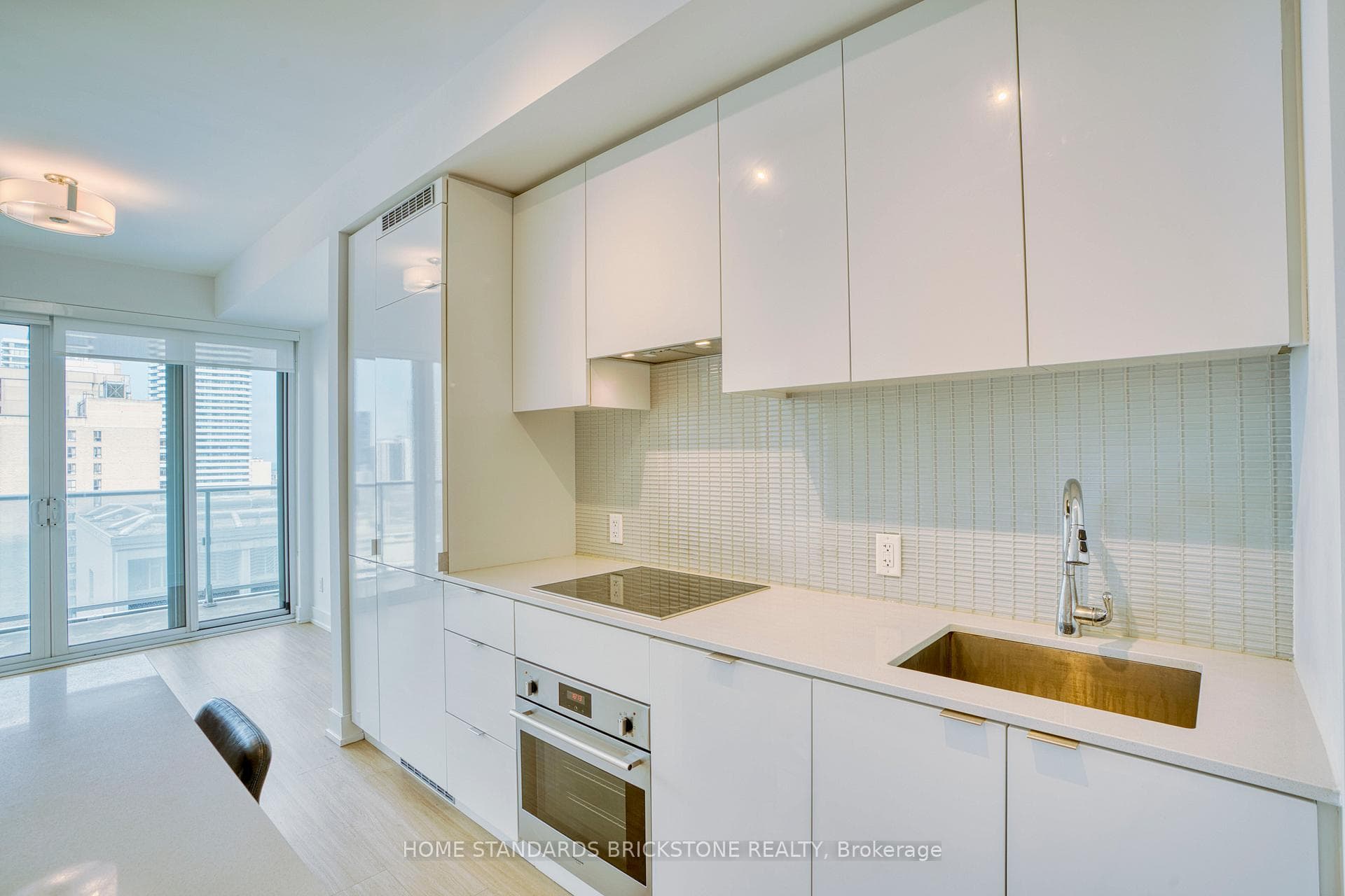 7 Grenville Street Unit 2406 photo 2