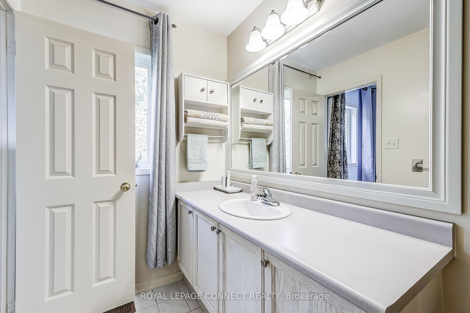 Ensuite With Large Counter space