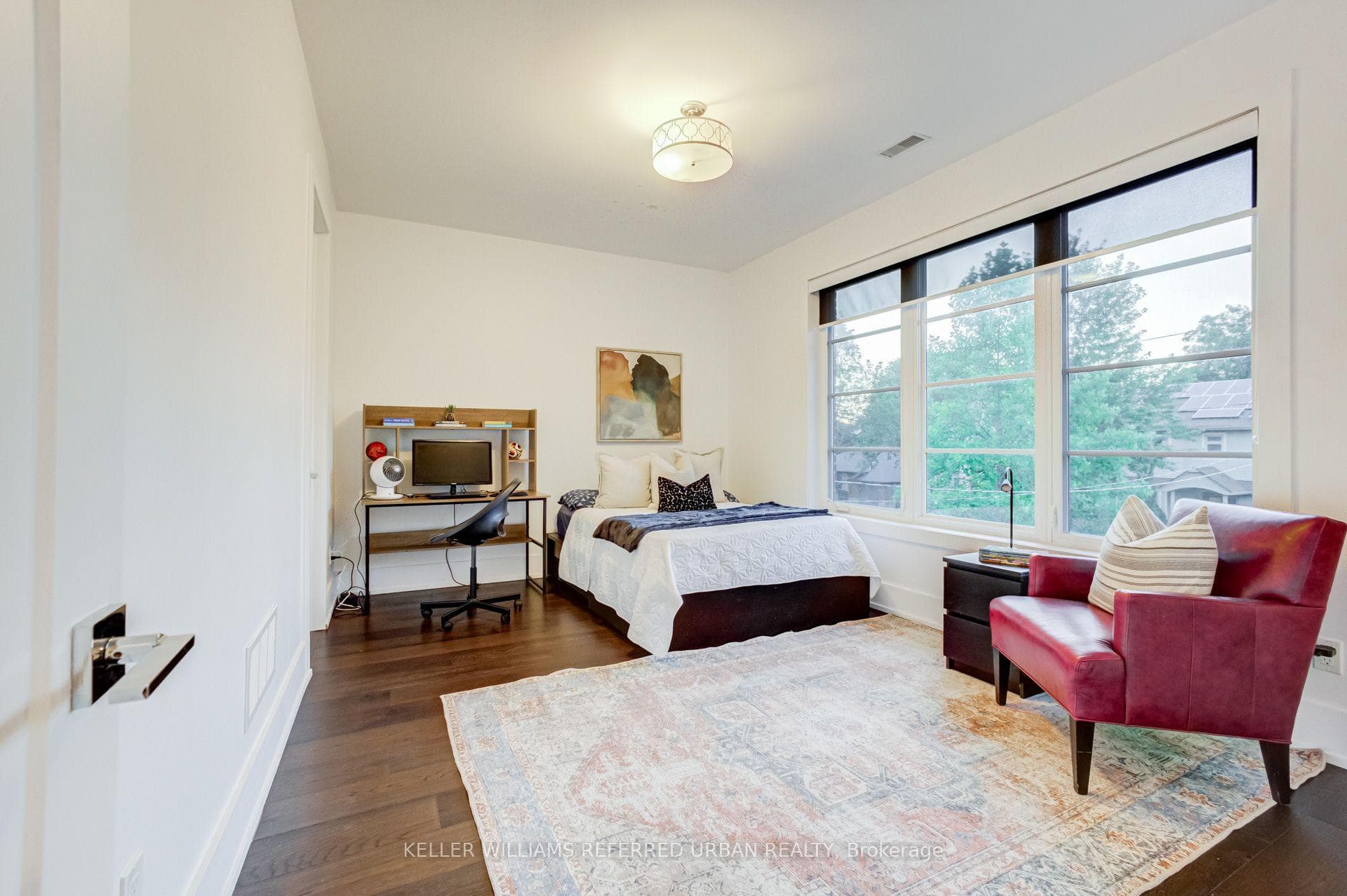 57 Ambleside Avenue photo 32
