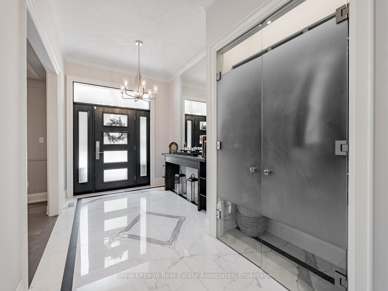 142 Mineola Road photo 5