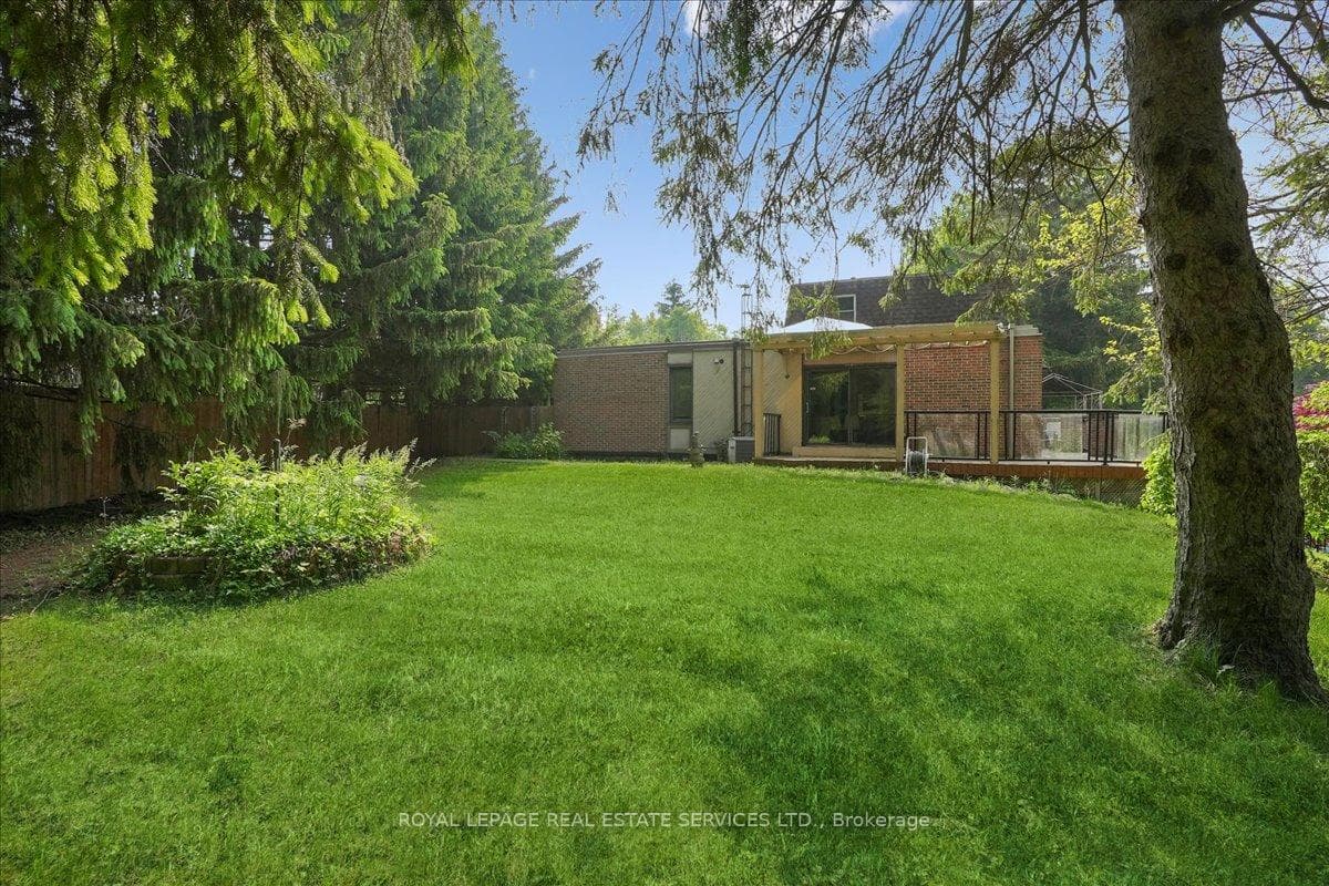 2145 Blessington Street photo 35