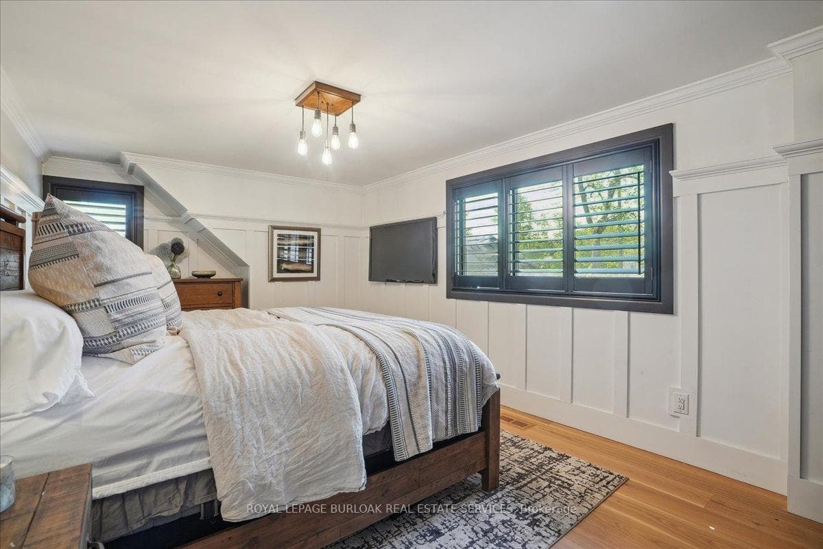 387 Seneca Avenue photo 21
