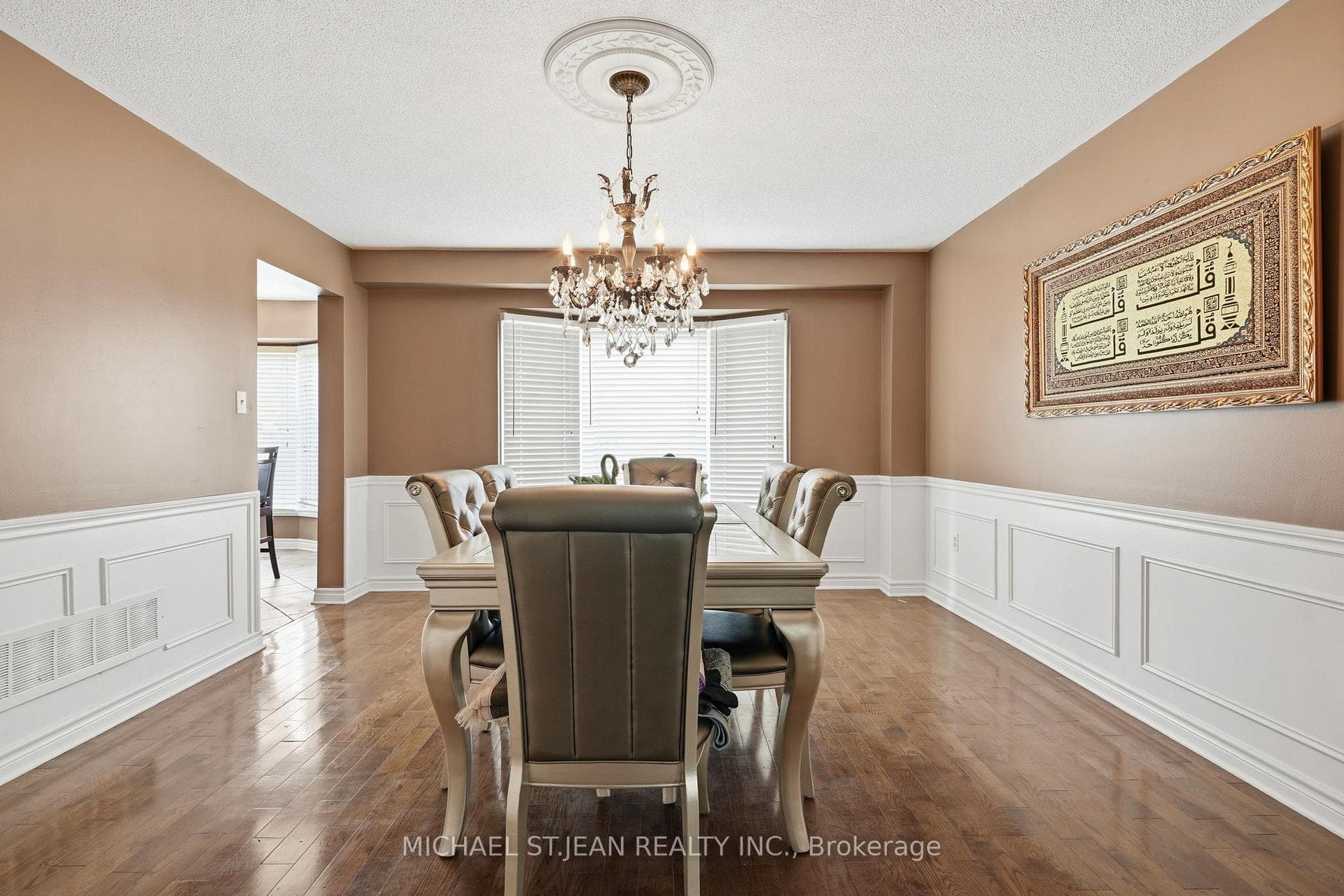 55 Woodside Square photo 15