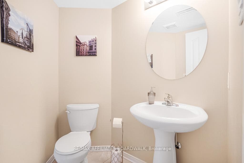 242 Tivoli N/A photo 12