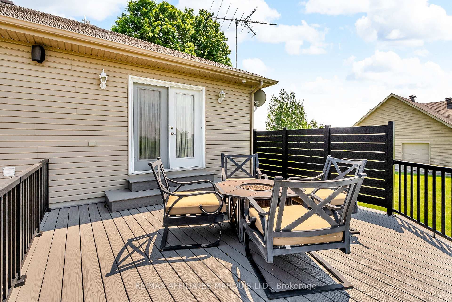 17623 Sandringham Road photo 37