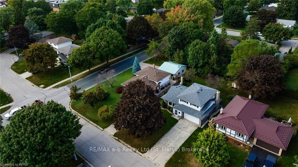 3 SPARLING Crescent photo 4